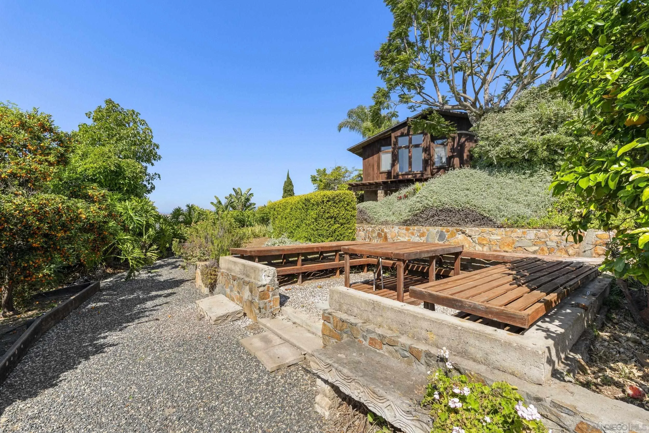 https://cdn.realtyfeed.com/cdn/127/260011841/d1002a16a97318ab3cae6f0b630dfda1.webp
