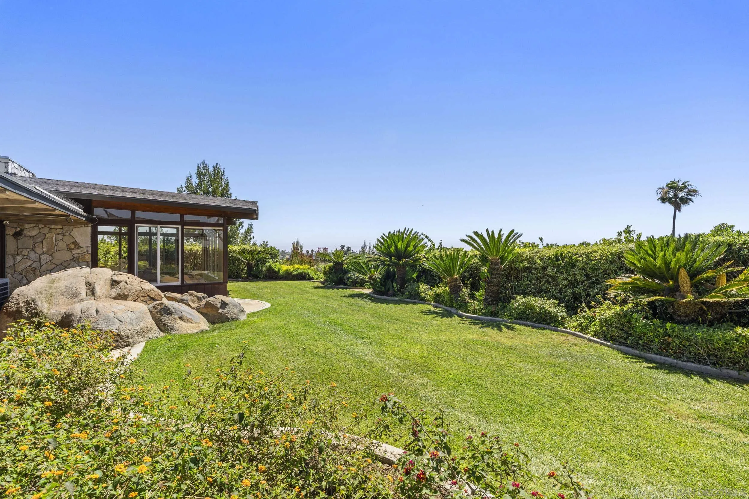 https://cdn.realtyfeed.com/cdn/127/260011841/f5bfdcc76cc92c5a0598f390b1ed581a.webp