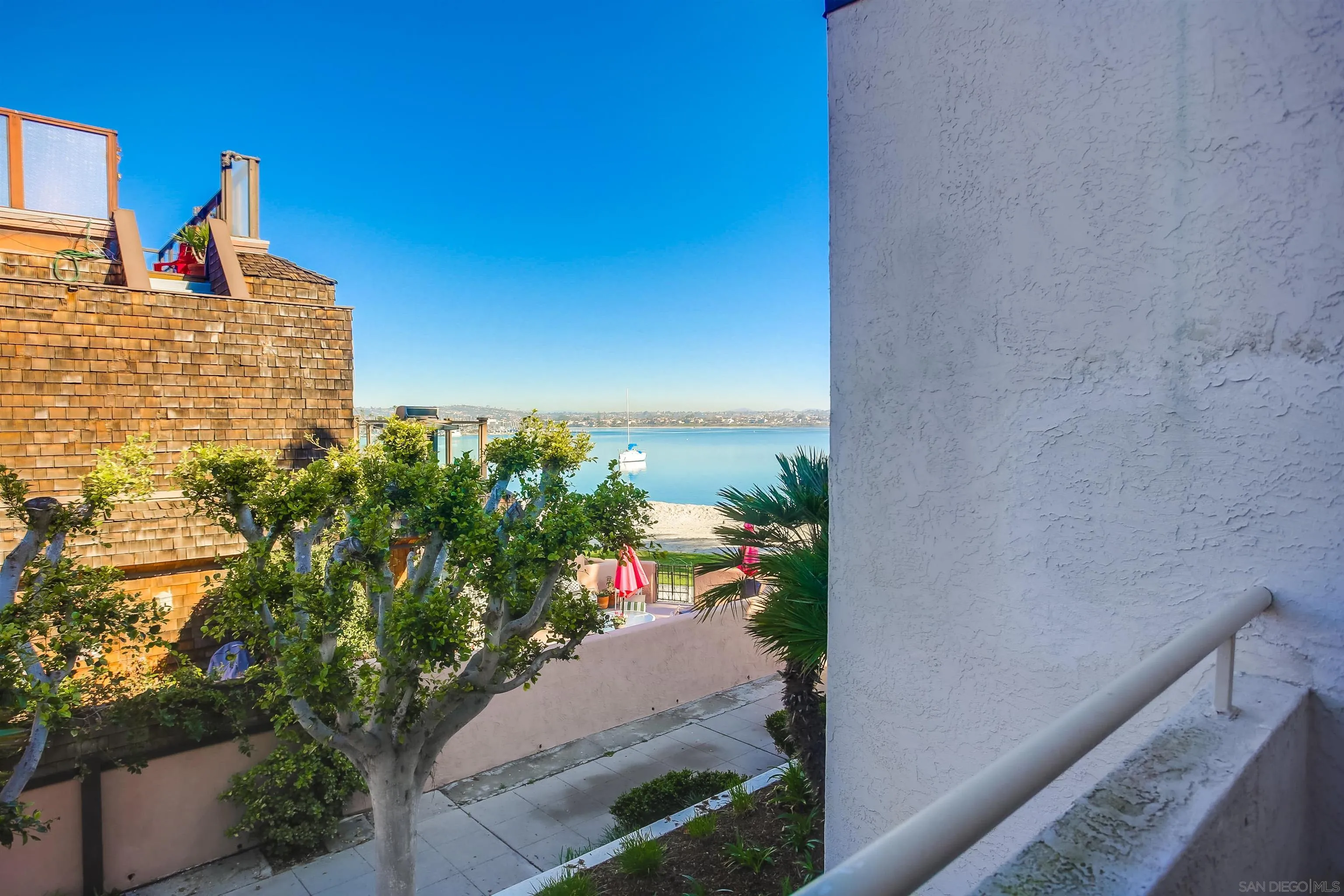 https://cdn.realtyfeed.com/cdn/127/260011850/3de4285affbf220a6cd7a2cb1b6706e0.webp