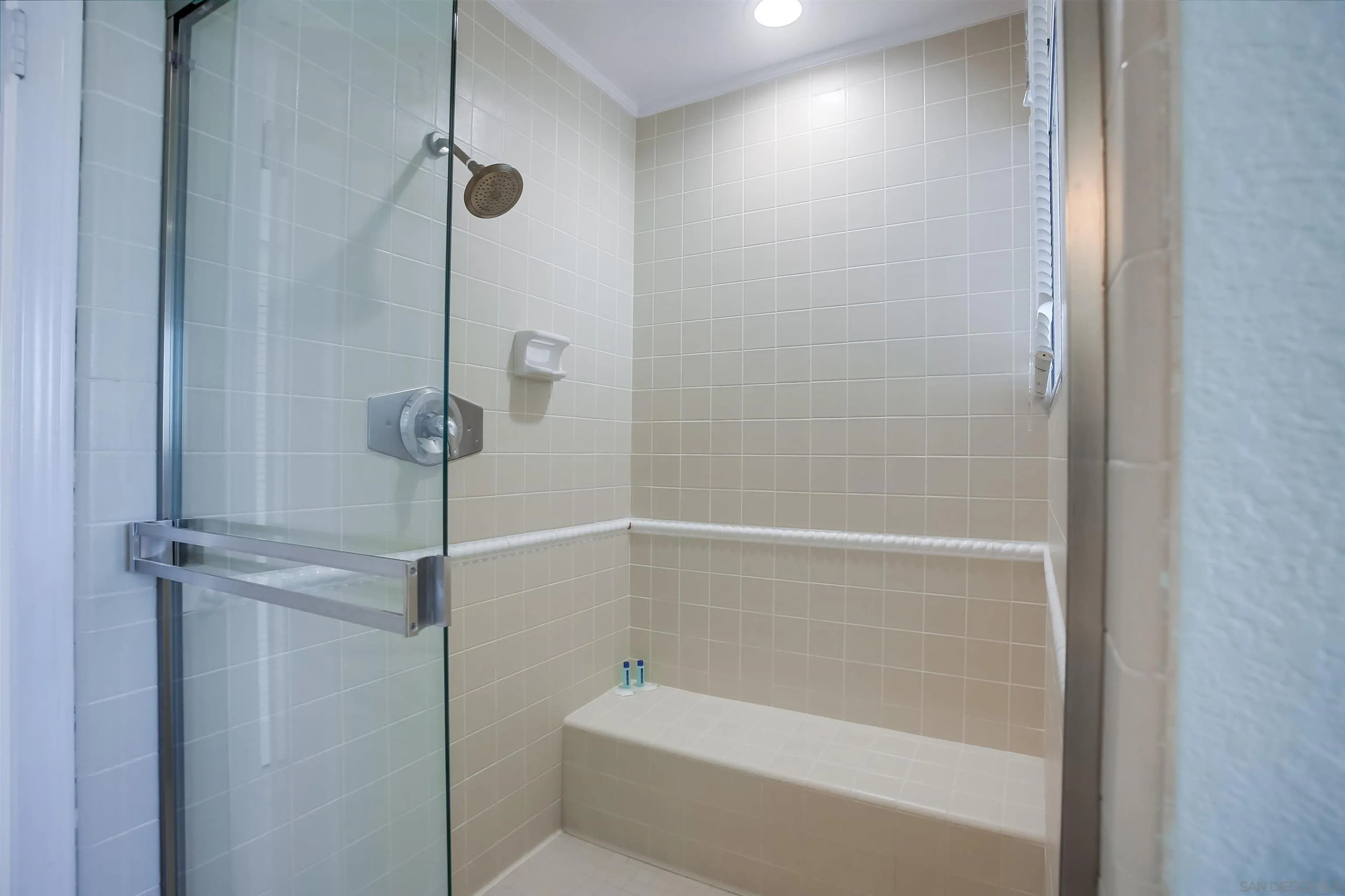 https://cdn.realtyfeed.com/cdn/127/260011850/7ec9079ea2b8b052eca2c0dfdf7ac0a2.webp