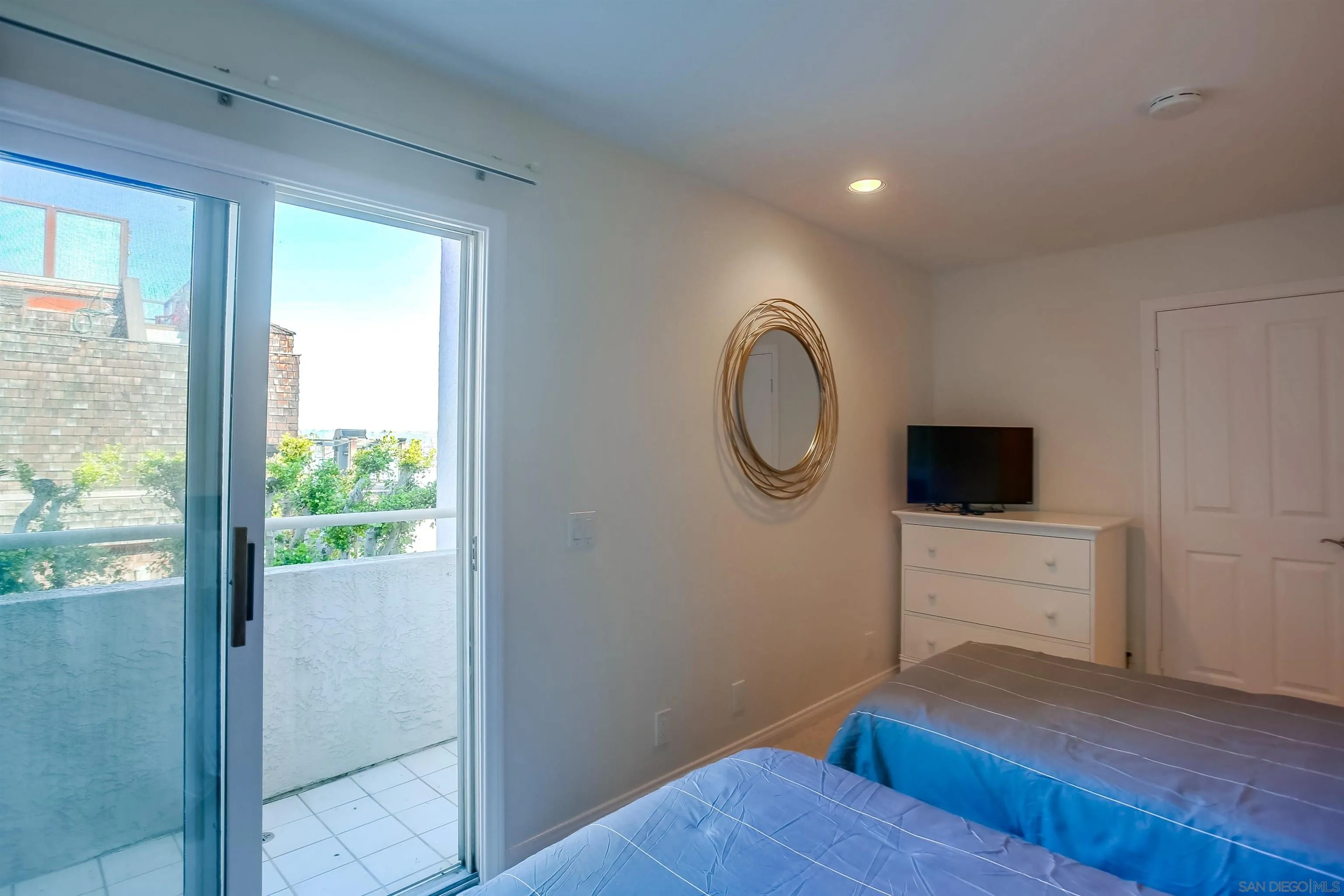 https://cdn.realtyfeed.com/cdn/127/260011850/c8cbdb377fa218abf6cb6e98bb896ce4.webp
