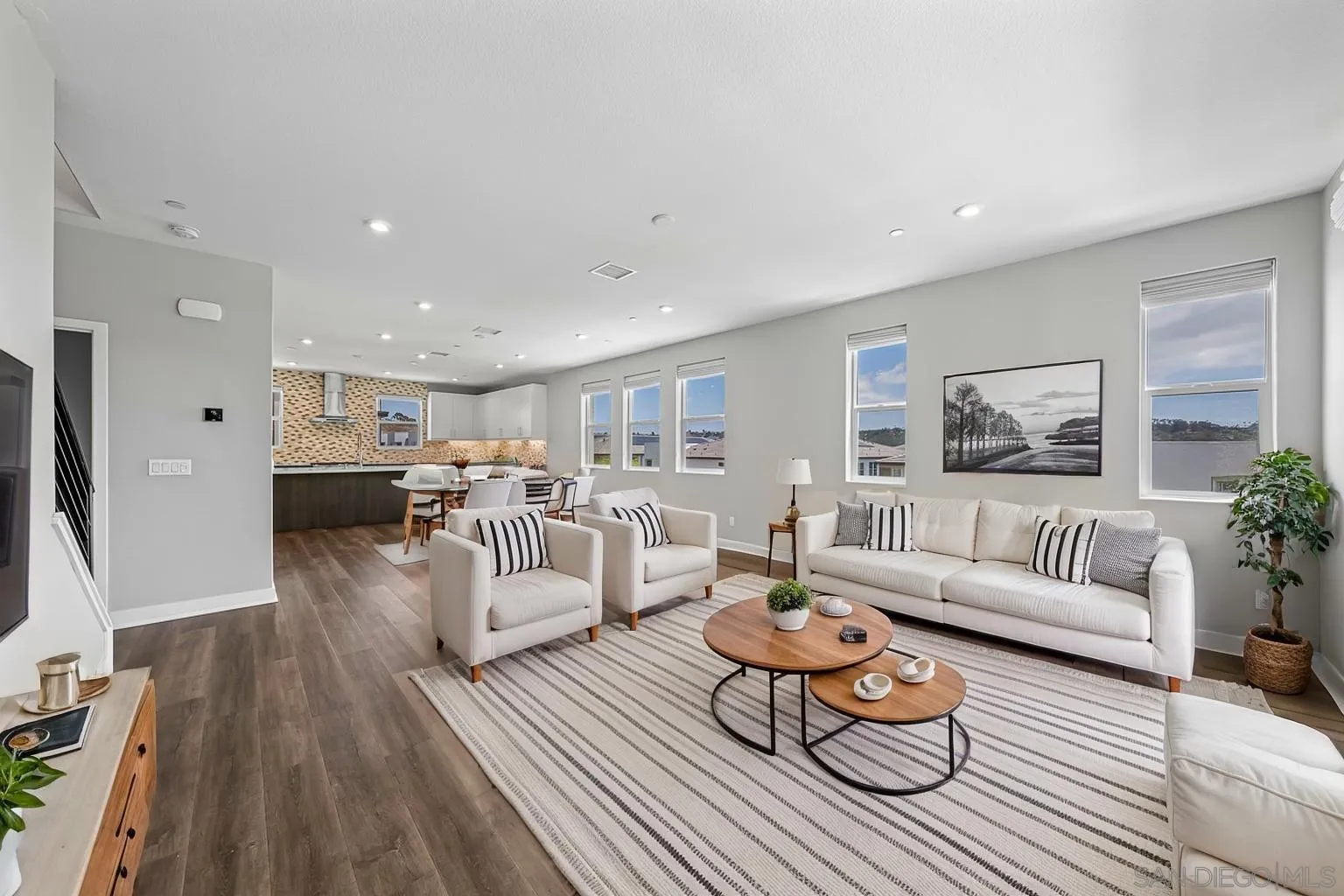 Photo #8: 260011853 Listing: Photo #8
