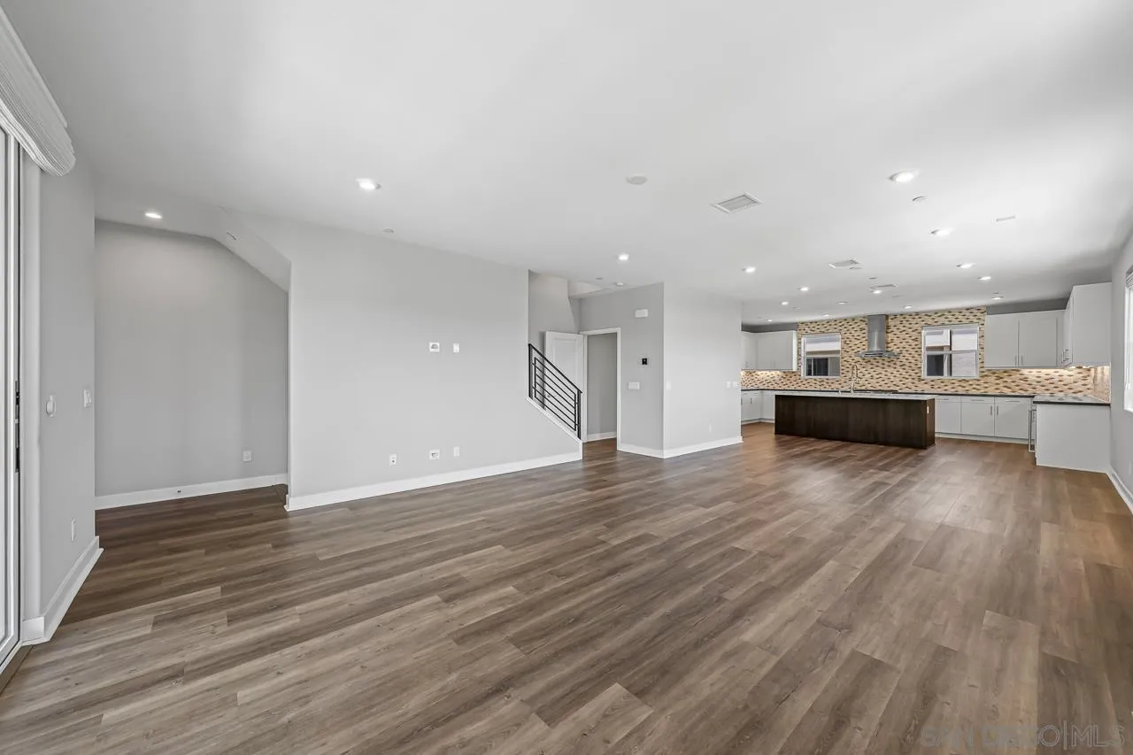 Photo #7: 260011853 Listing: Photo #7