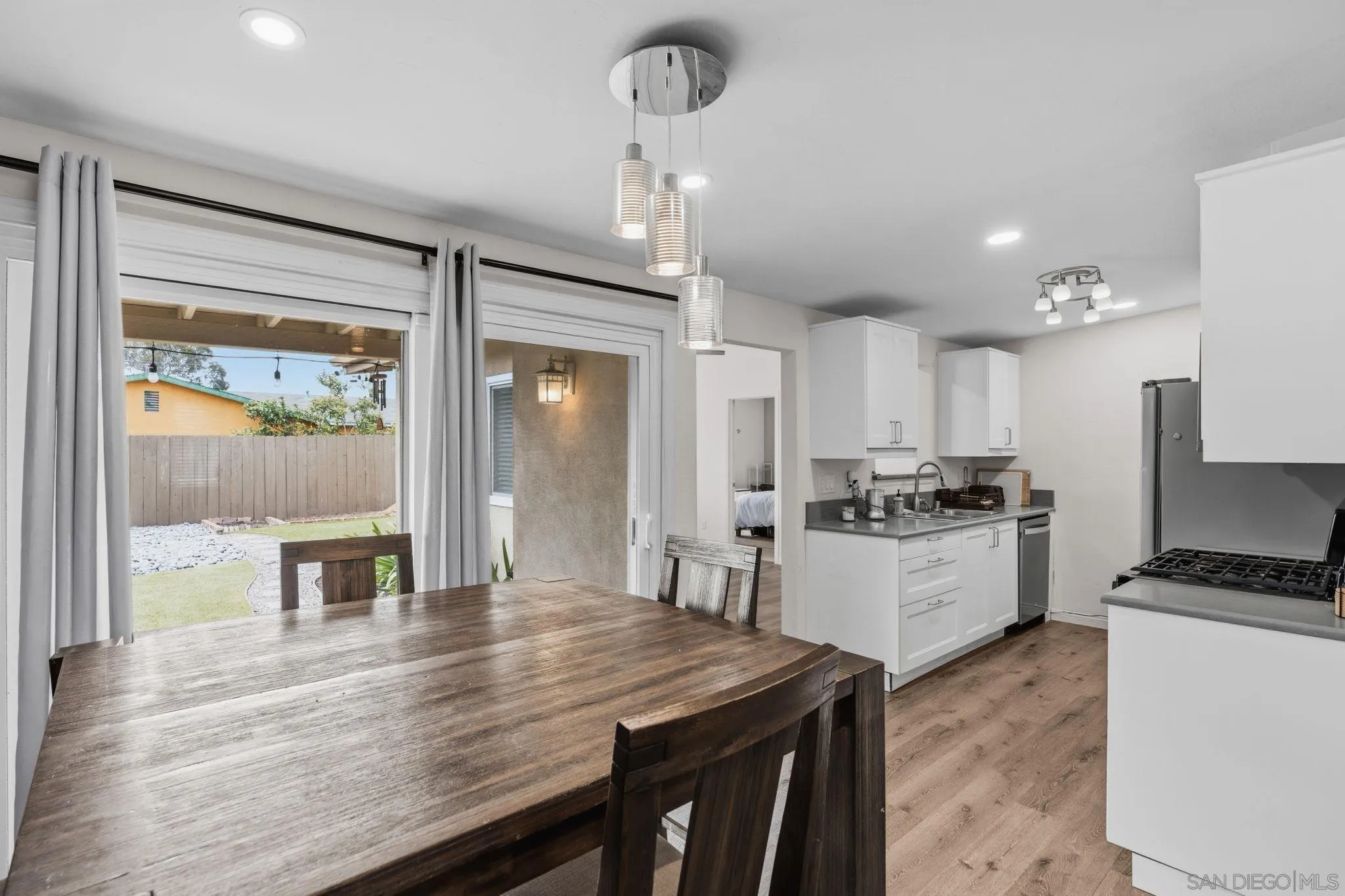https://cdn.realtyfeed.com/cdn/127/260011858/3f72b64a4e9cca15e3f41a12103d5139.webp
