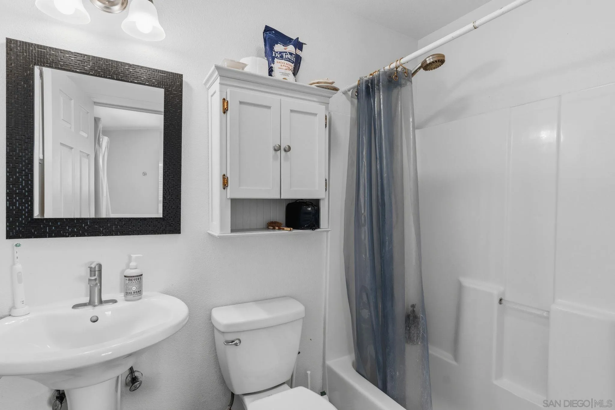 https://cdn.realtyfeed.com/cdn/127/260011858/7687f12a12e490056b249391740535dd.webp