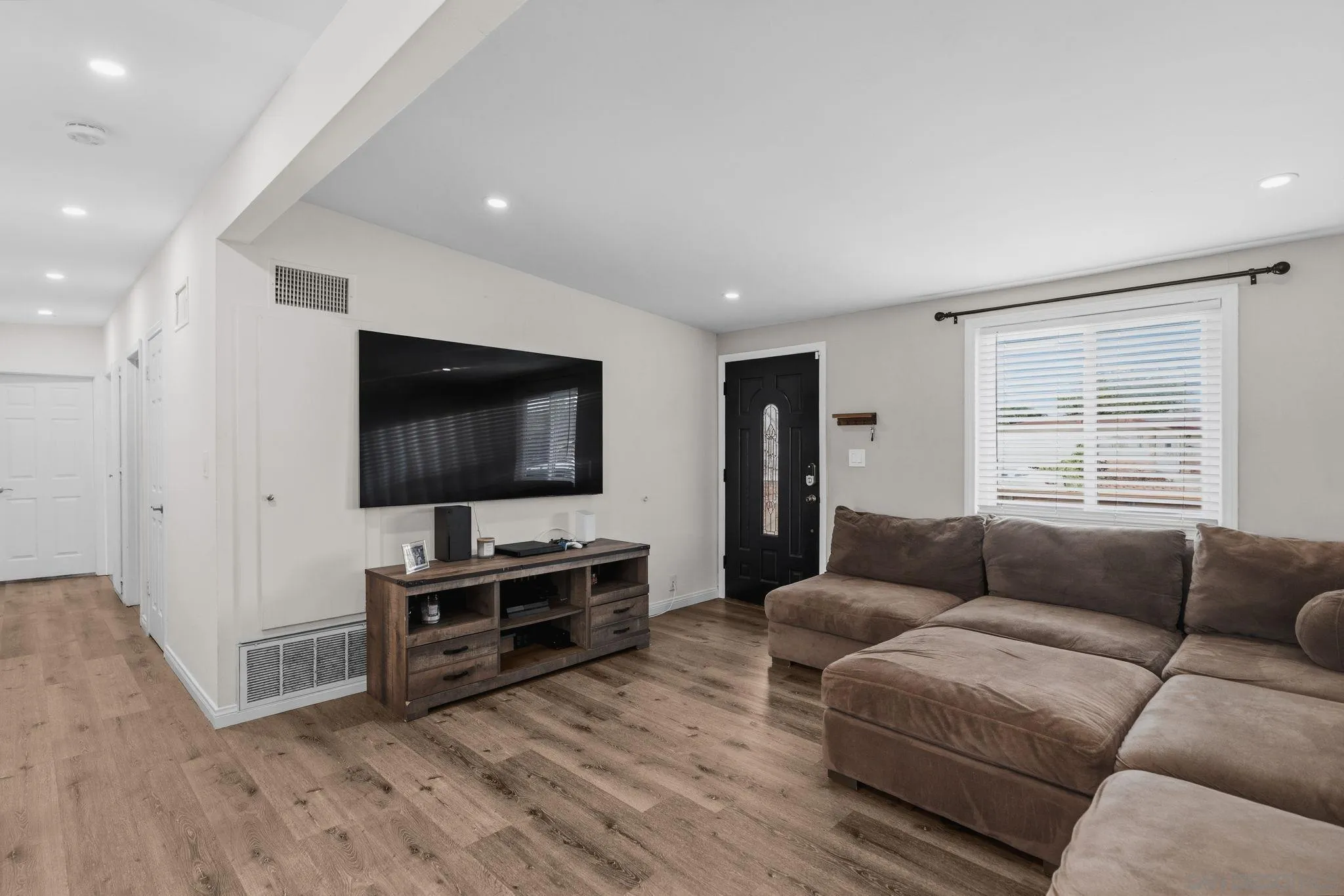 https://cdn.realtyfeed.com/cdn/127/260011858/e263e88b372ec2cd11dd2c92d3d5c8fb.webp