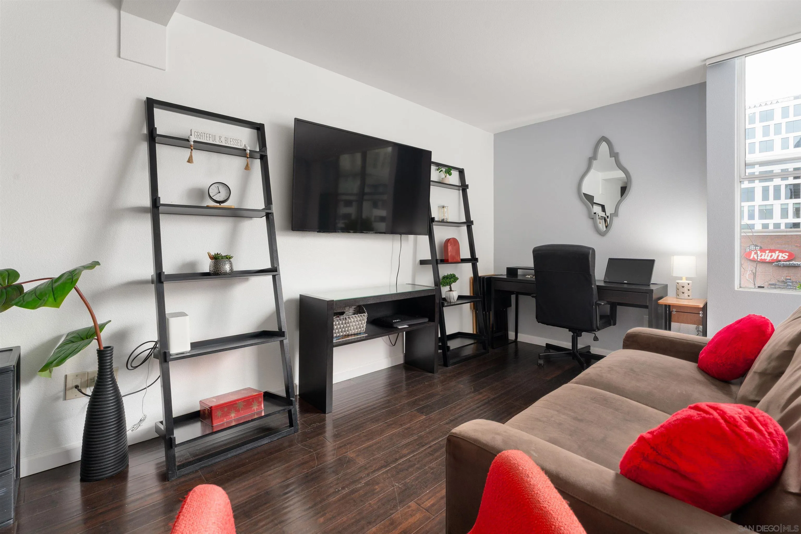 https://cdn.realtyfeed.com/cdn/127/260011868/31eb28f2e0aba3fabbf2ec1894f44a00.webp
