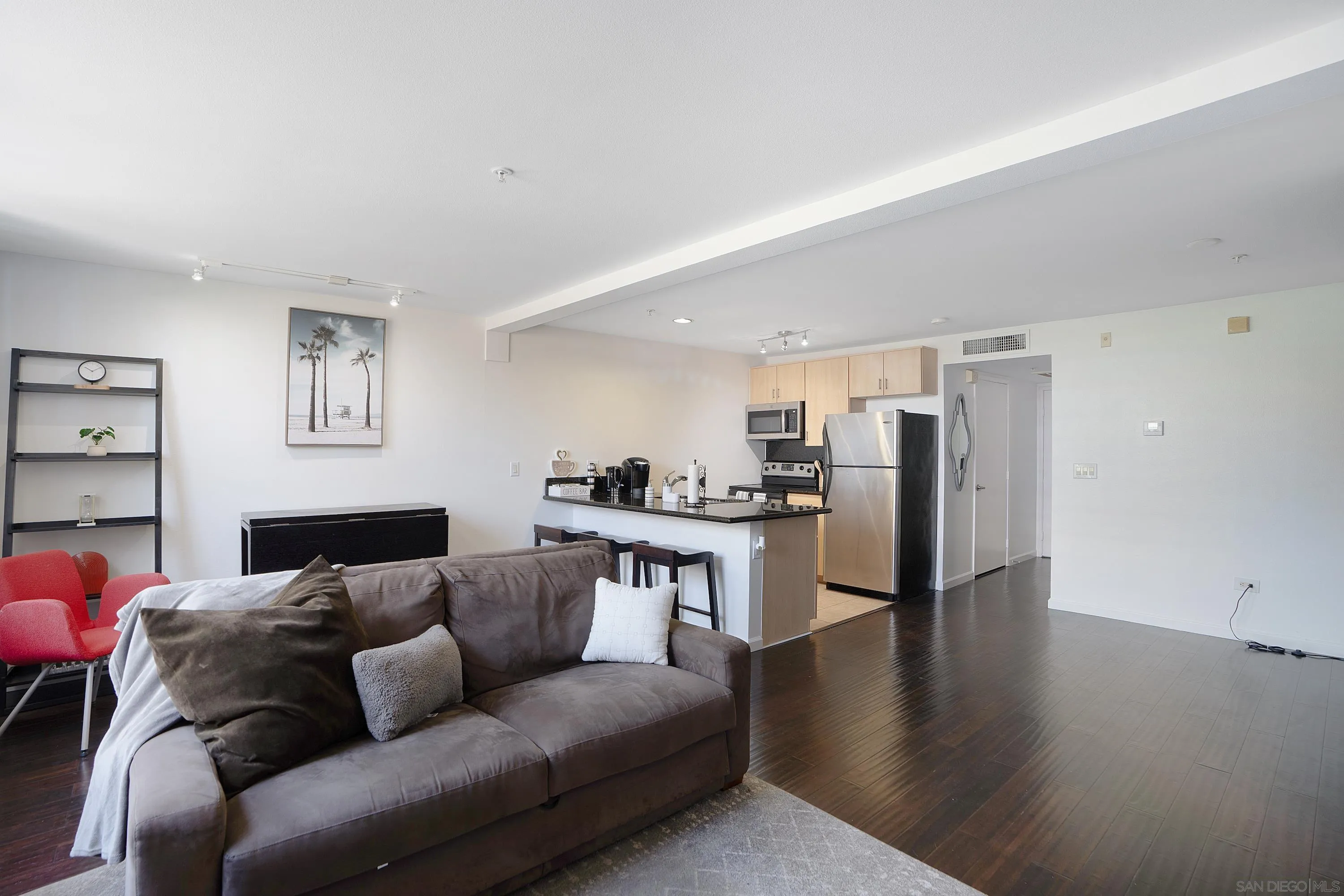 https://cdn.realtyfeed.com/cdn/127/260011868/b5da6c54e73d0ab8ad033c7f93d6d4dc.webp