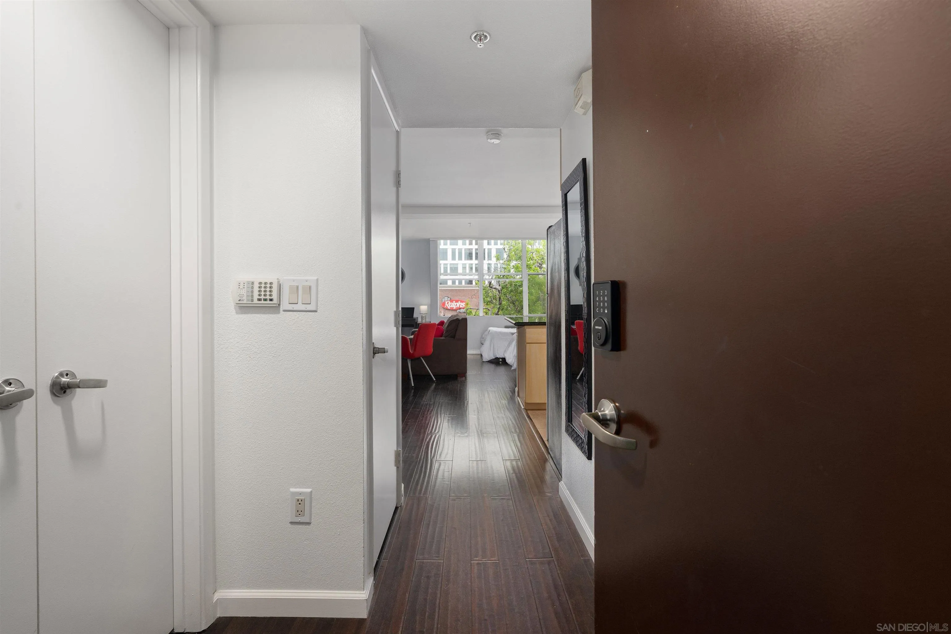 Photo #2: 260011868 Listing: Photo #2