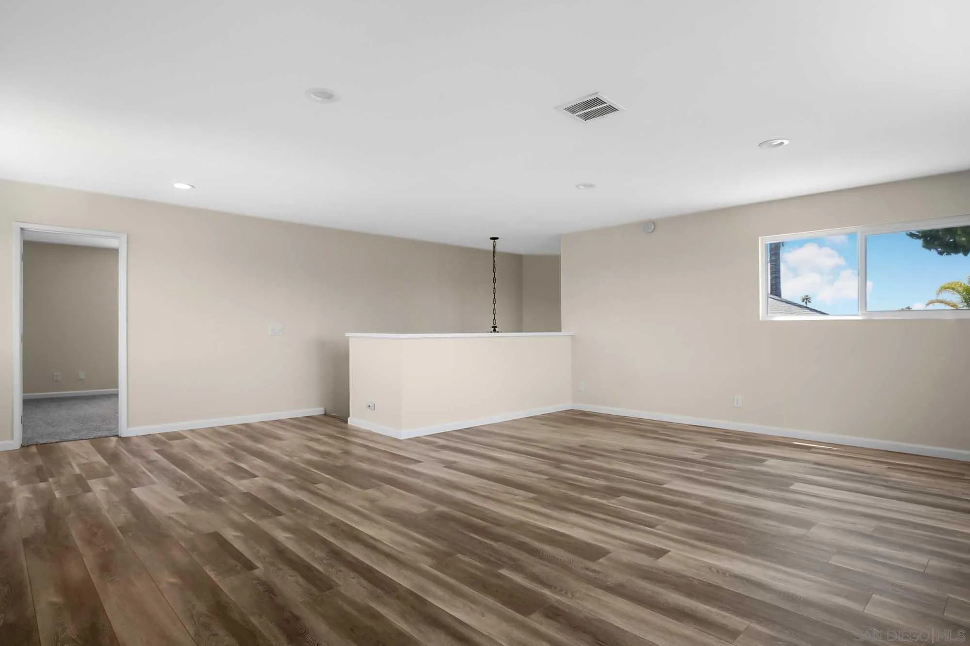 https://cdn.realtyfeed.com/cdn/127/260011869/108d0734573b1431796d255961c2c96f.webp