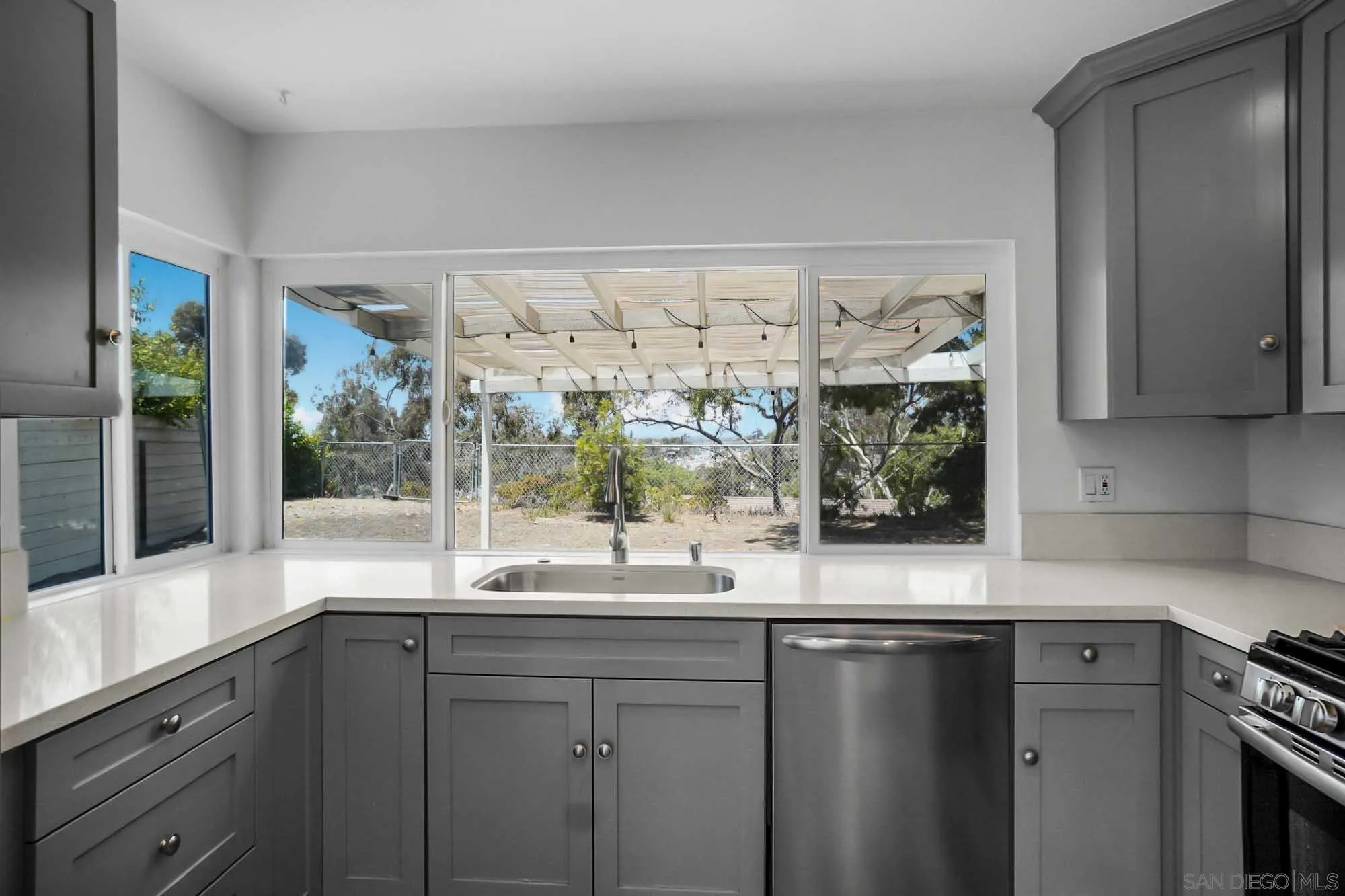 https://cdn.realtyfeed.com/cdn/127/260011869/18f9b4907576be94a624e945d796b544.webp