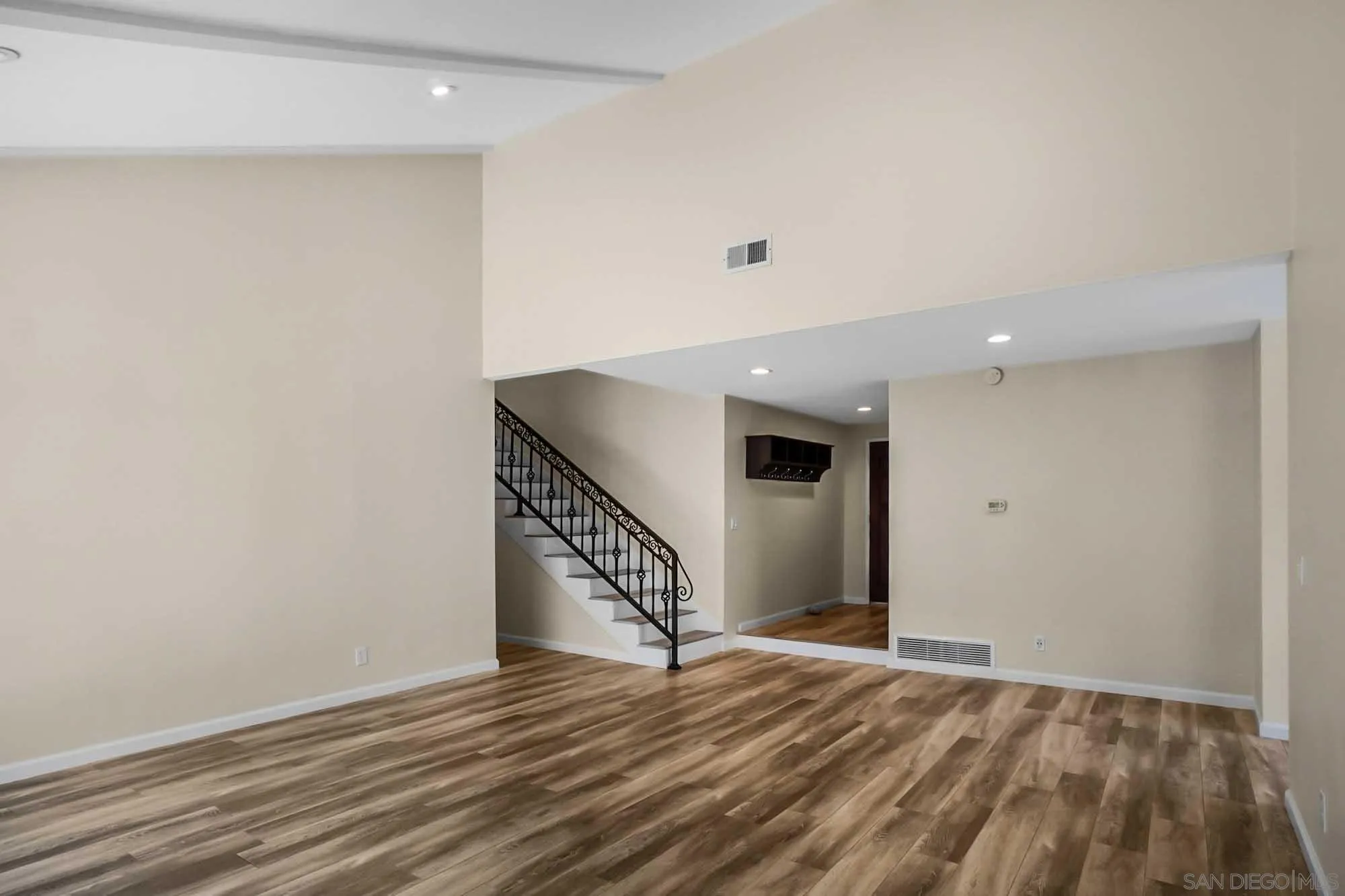https://cdn.realtyfeed.com/cdn/127/260011869/25fcb3534b62ecf907b1a5dced53268d.webp