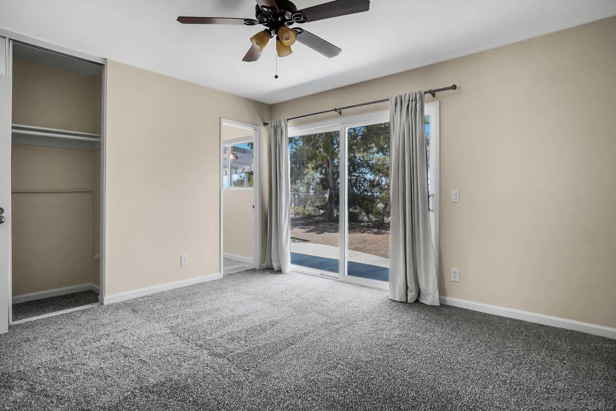 https://cdn.realtyfeed.com/cdn/127/260011869/5ecafb6b3d6224149681cd981293ec9a.webp
