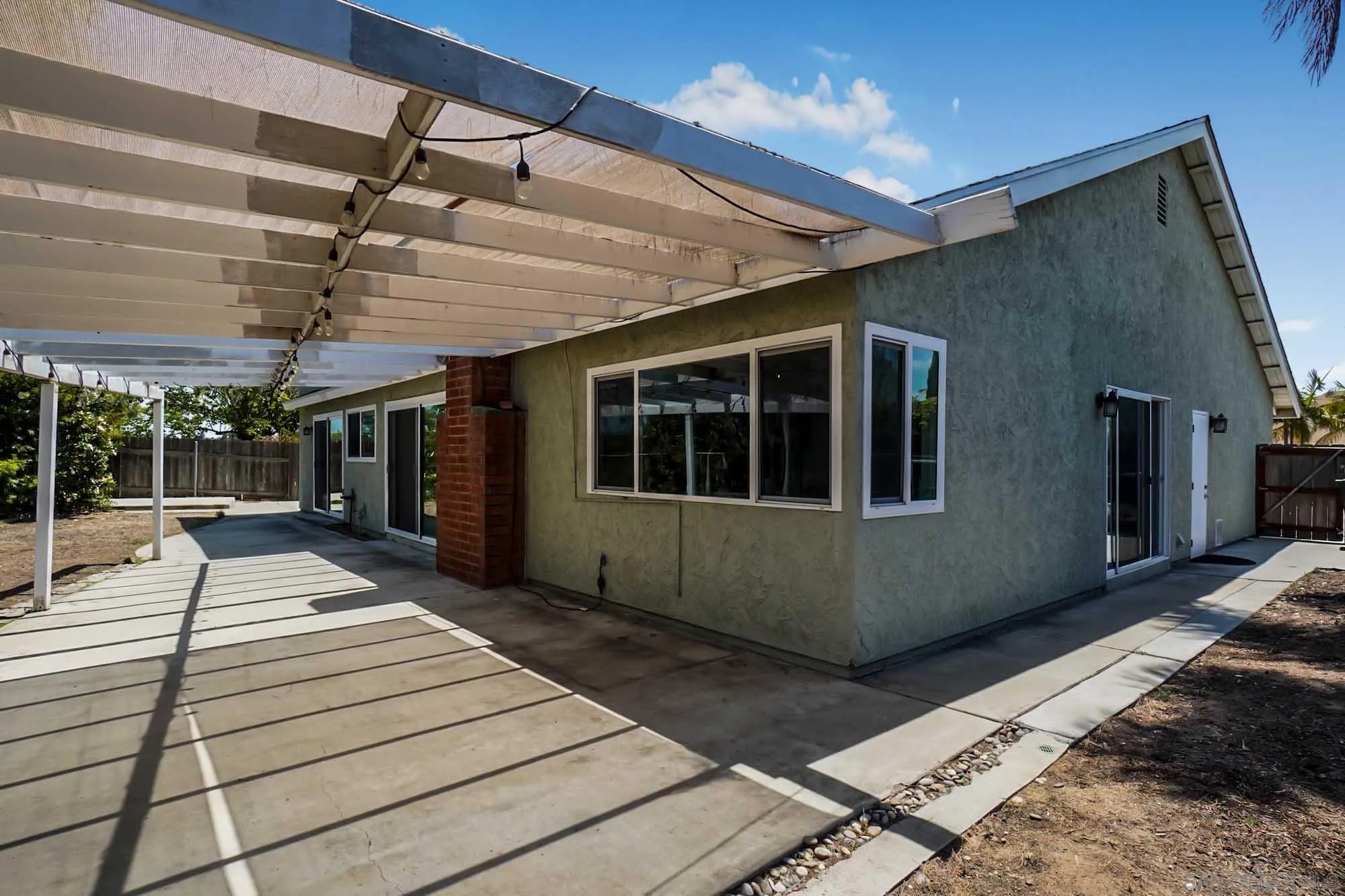 https://cdn.realtyfeed.com/cdn/127/260011869/80cd84d39260696a9c7b9058a003b242.webp