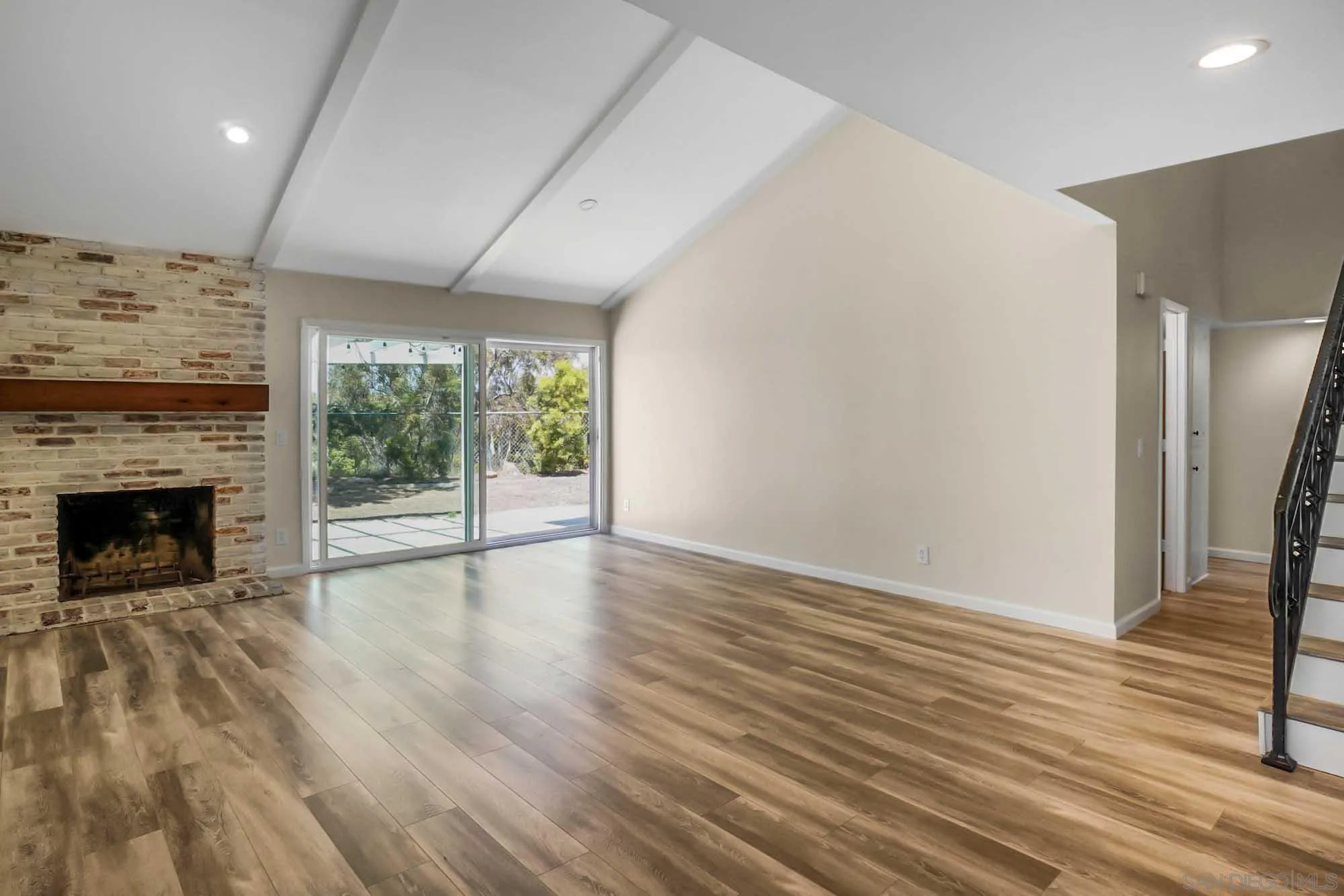 https://cdn.realtyfeed.com/cdn/127/260011869/dc4bfb642043a075a0bc893c996c414b.webp