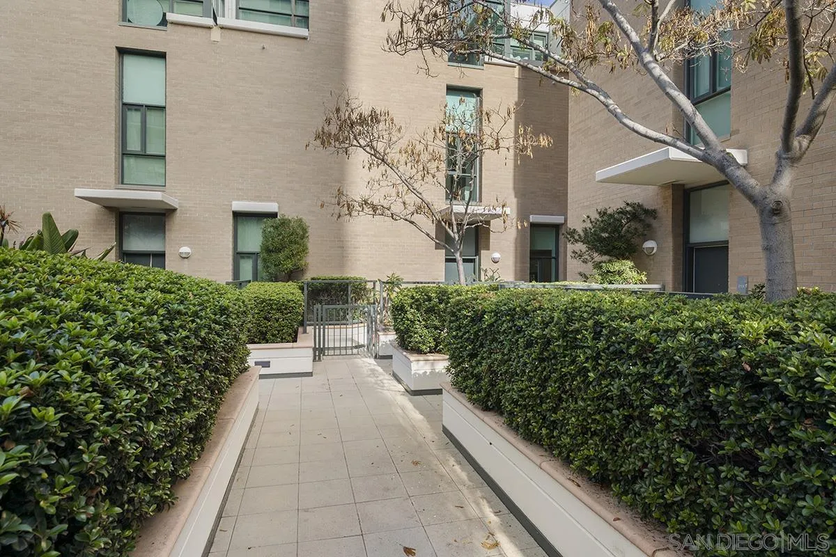 Photo #61: 260011875 Listing: Photo #61