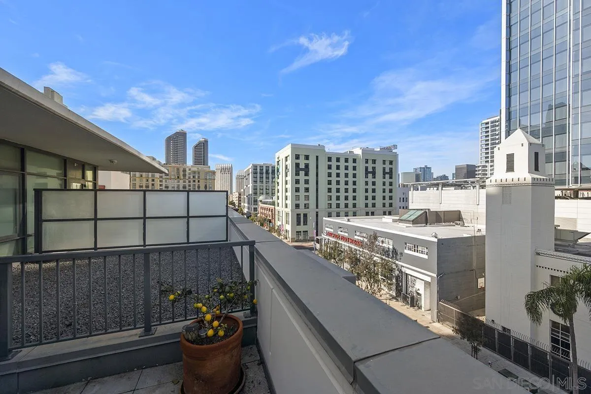 Photo #33: 260011875 Listing: Photo #33