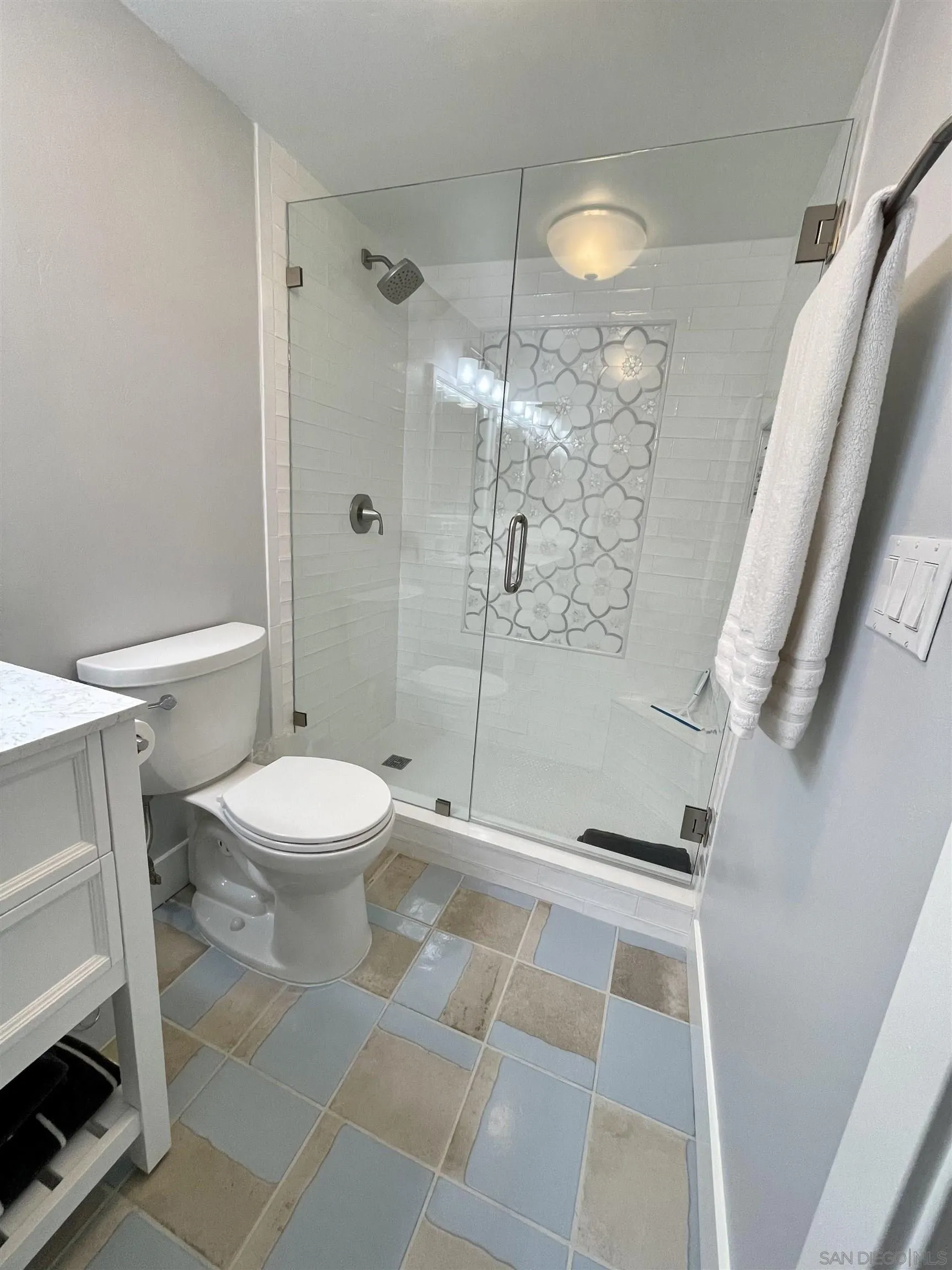Photo #14: 260011876 Listing: Photo #14