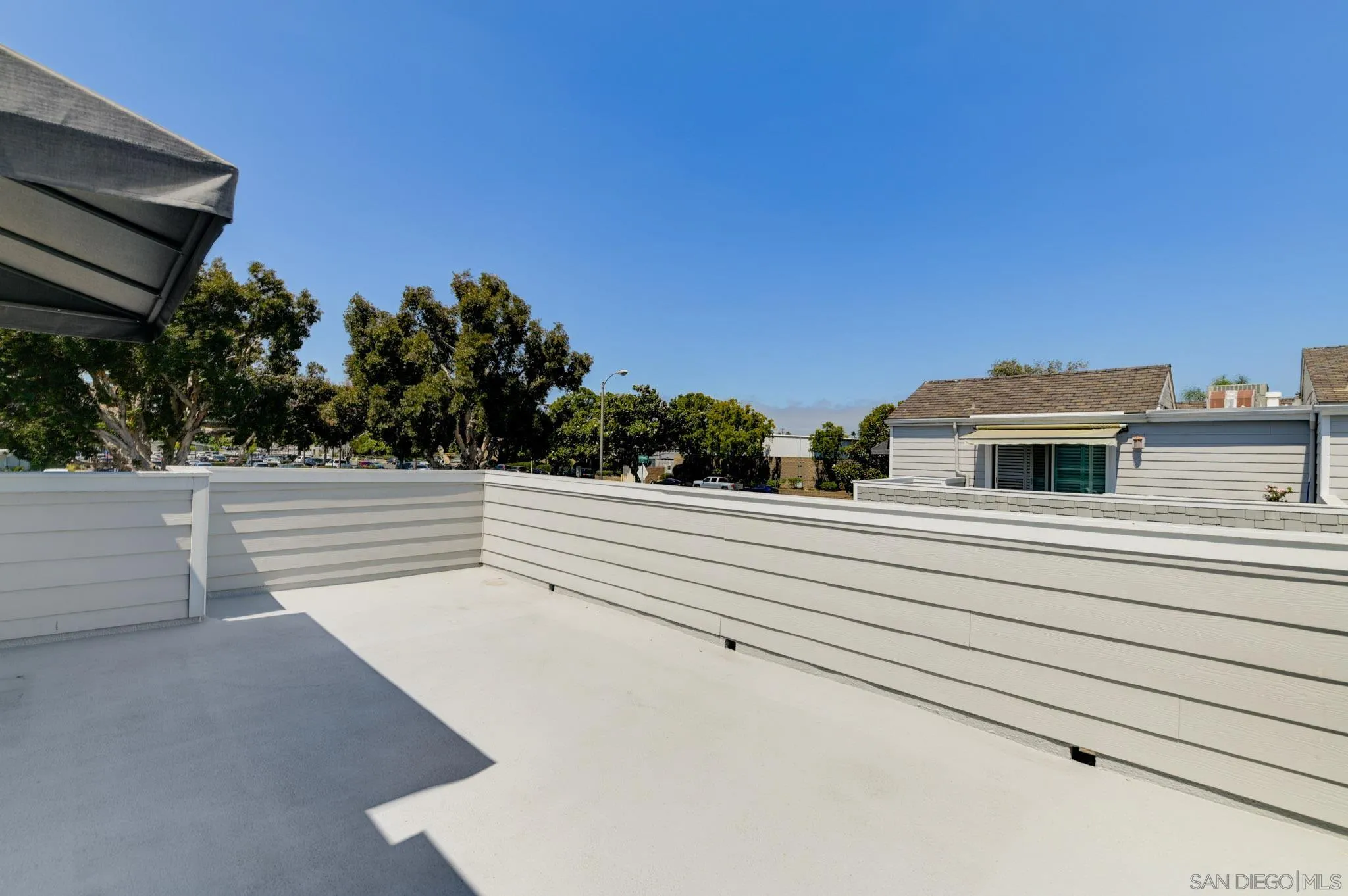 https://cdn.realtyfeed.com/cdn/127/260011876/bf3d9a0486e19d5082e77805c431a60e.webp