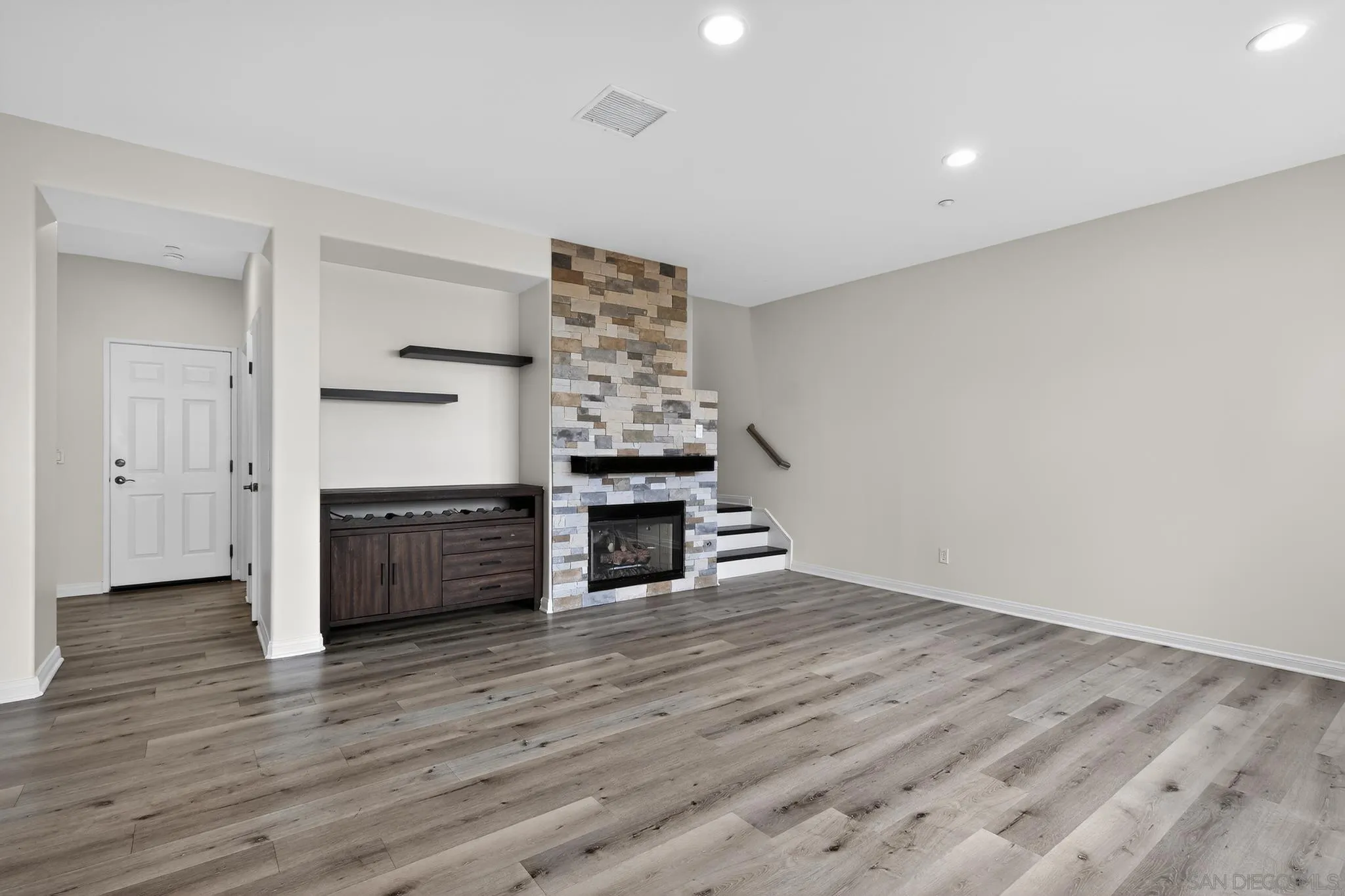 Photo #6: 260011879 Listing: Photo #6
