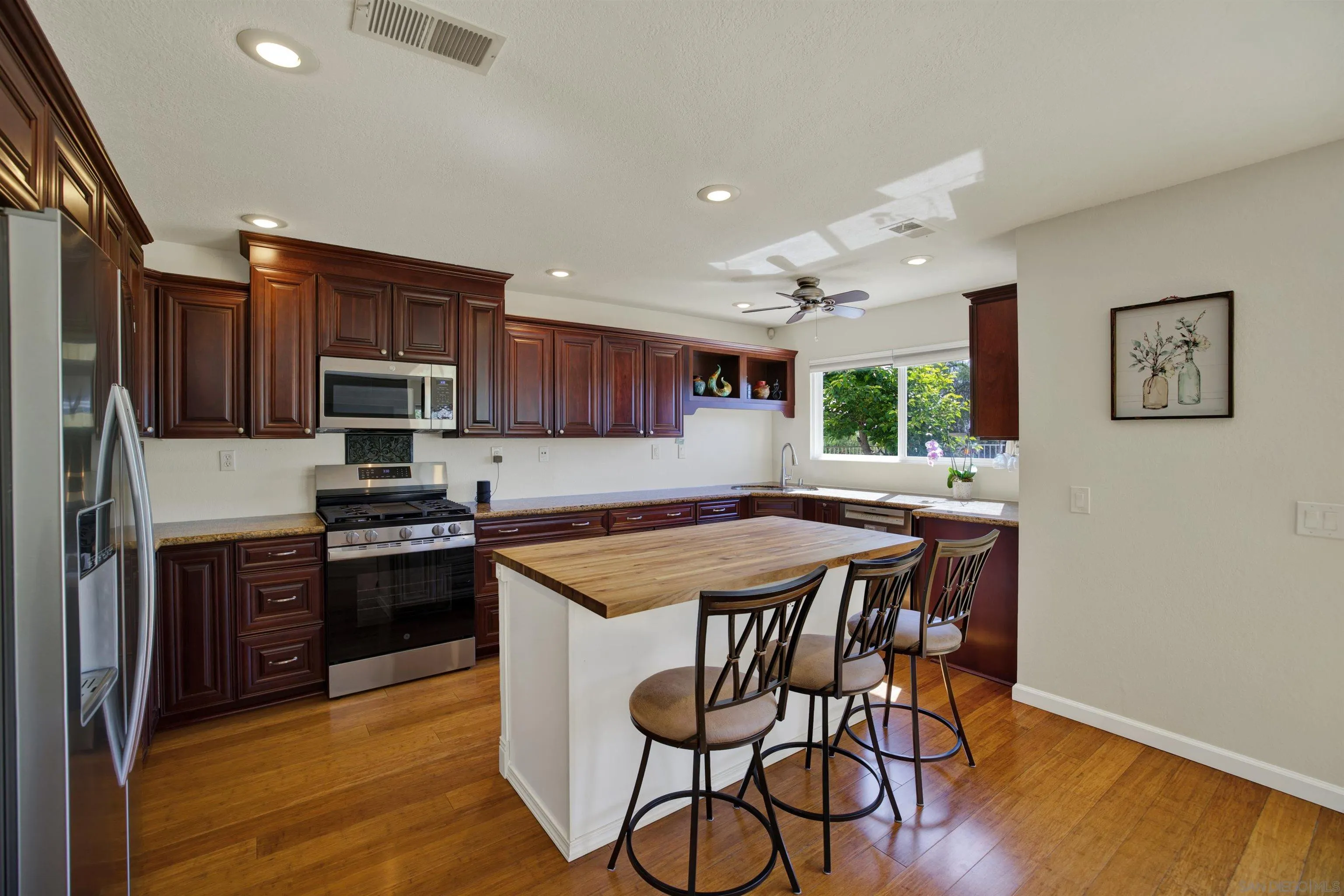https://cdn.realtyfeed.com/cdn/127/260011884/7755daaca57c2eb53d7121040bb881fb.webp