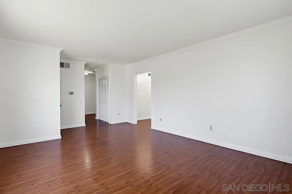 https://cdn.realtyfeed.com/cdn/127/260011892/24735d112587b6288848b56ad18a69e9.webp