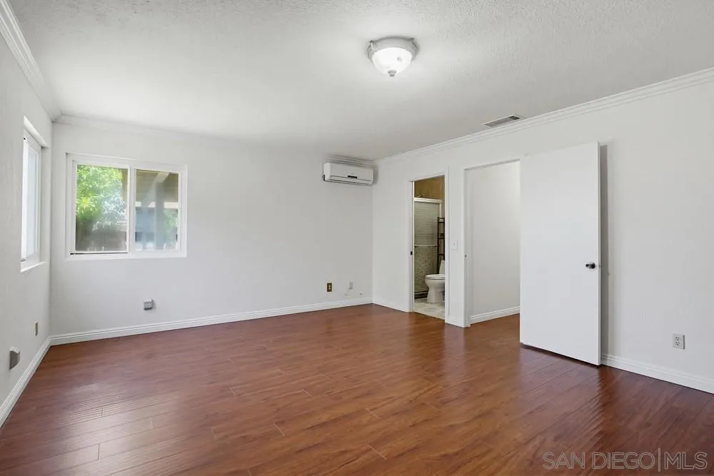 https://cdn.realtyfeed.com/cdn/127/260011892/87a41764e60455058a45456b3ddf42ad.webp