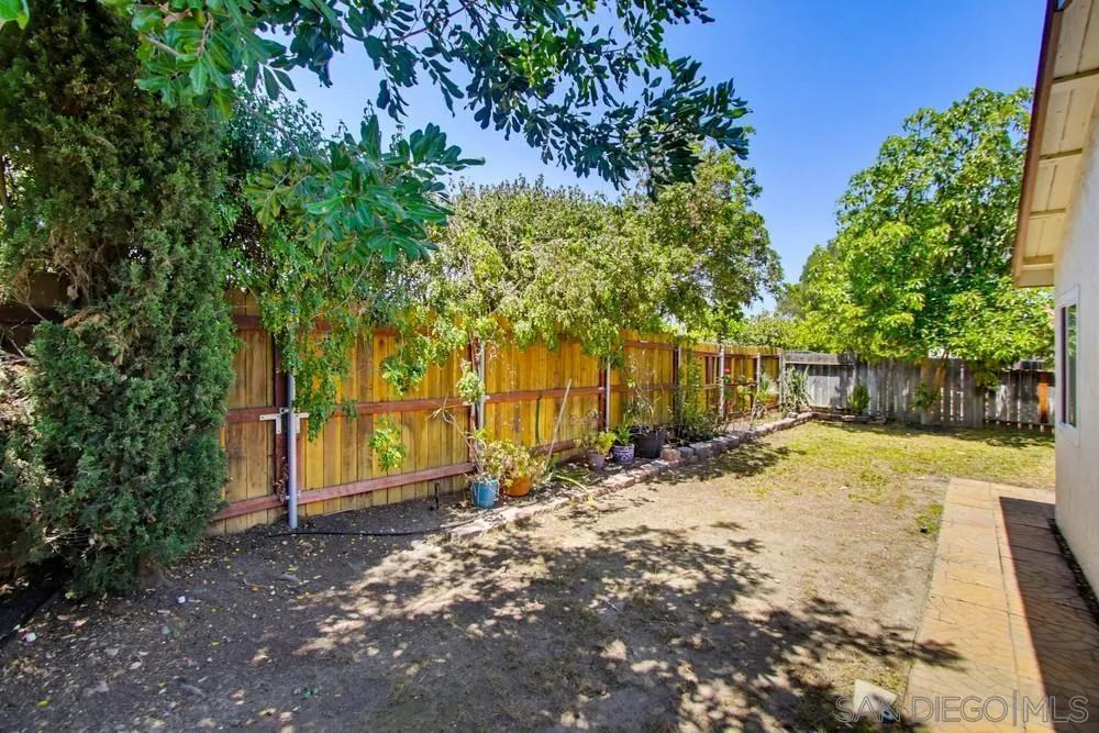 https://cdn.realtyfeed.com/cdn/127/260011892/8c52b46bfd1621f0208030bbb38f92ec.webp