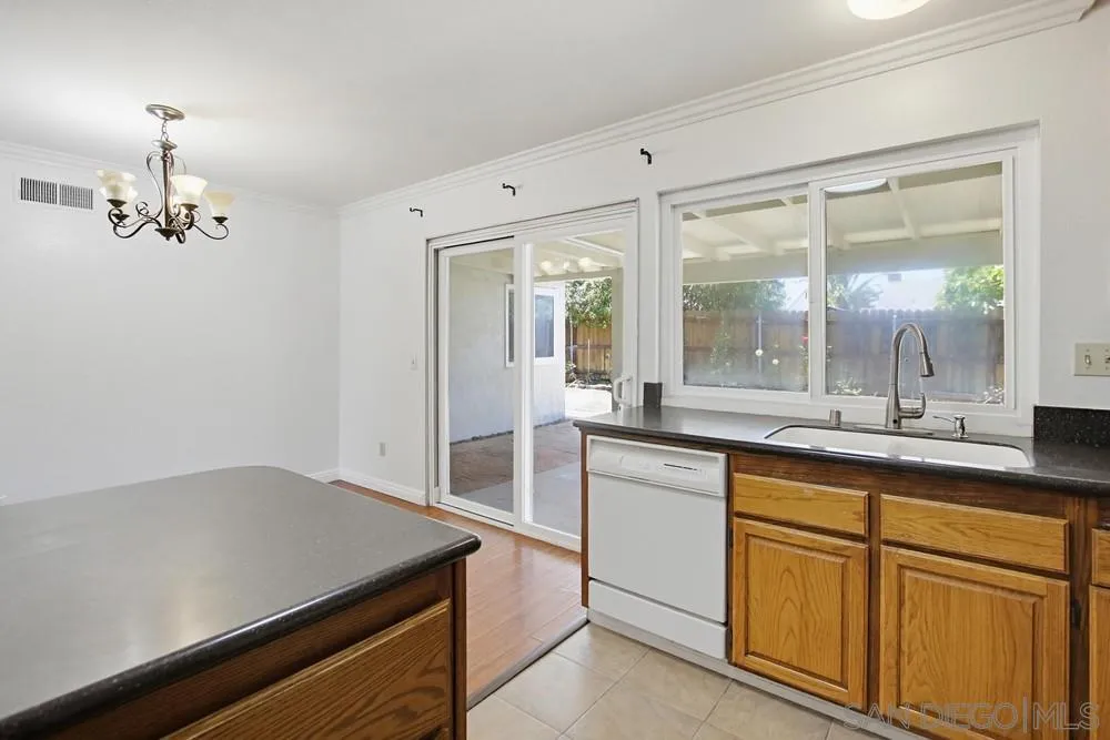 https://cdn.realtyfeed.com/cdn/127/260011892/e5758554b1cdab5cfad2b511e57aeb44.webp
