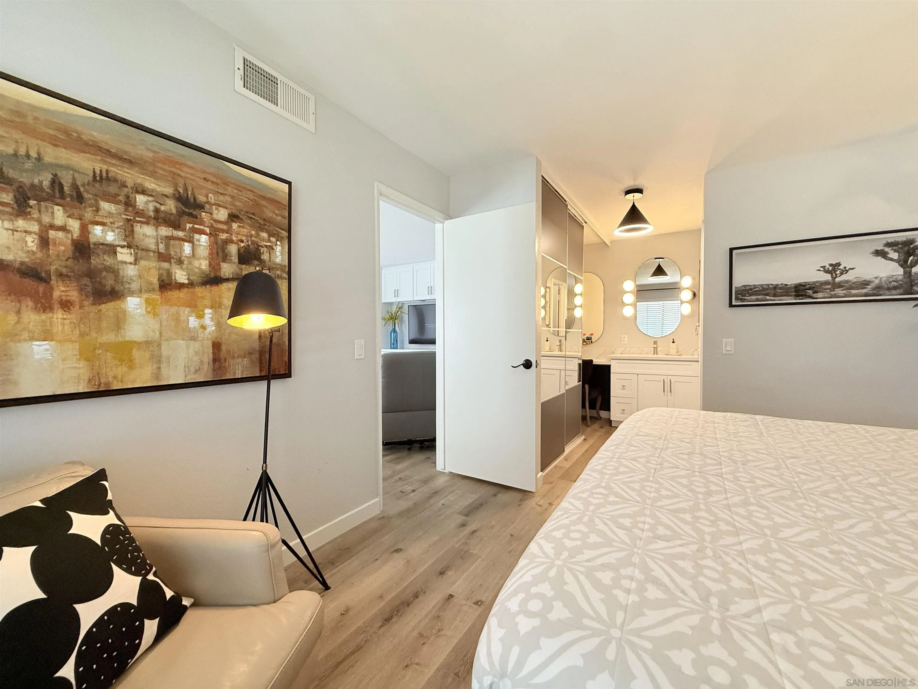 https://cdn.realtyfeed.com/cdn/127/260011896/caea018666d7717552b9bdbbf521b57e.webp