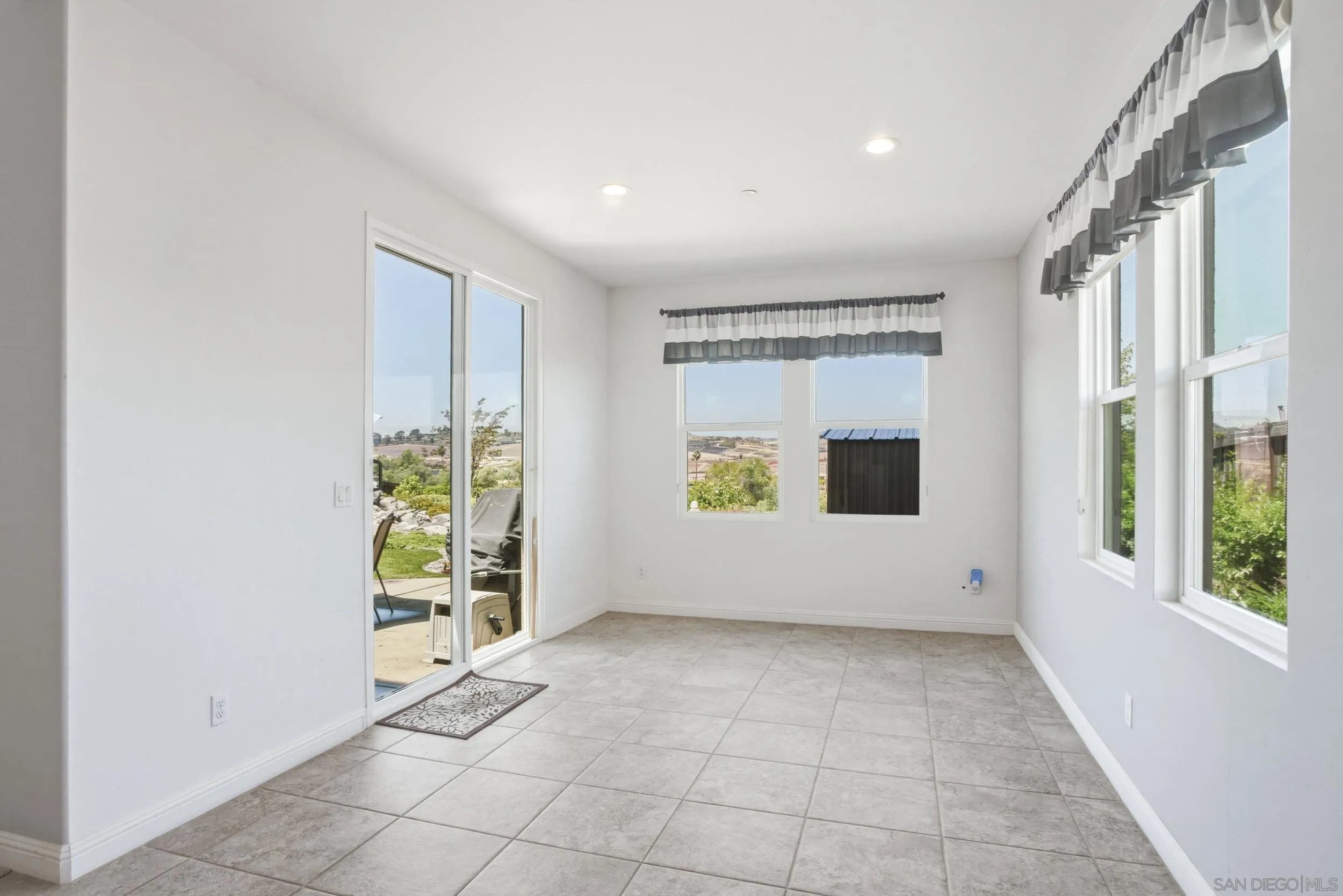 https://cdn.realtyfeed.com/cdn/127/260011899/15682ffd72a2bf9bf0917ba602feff5d.webp