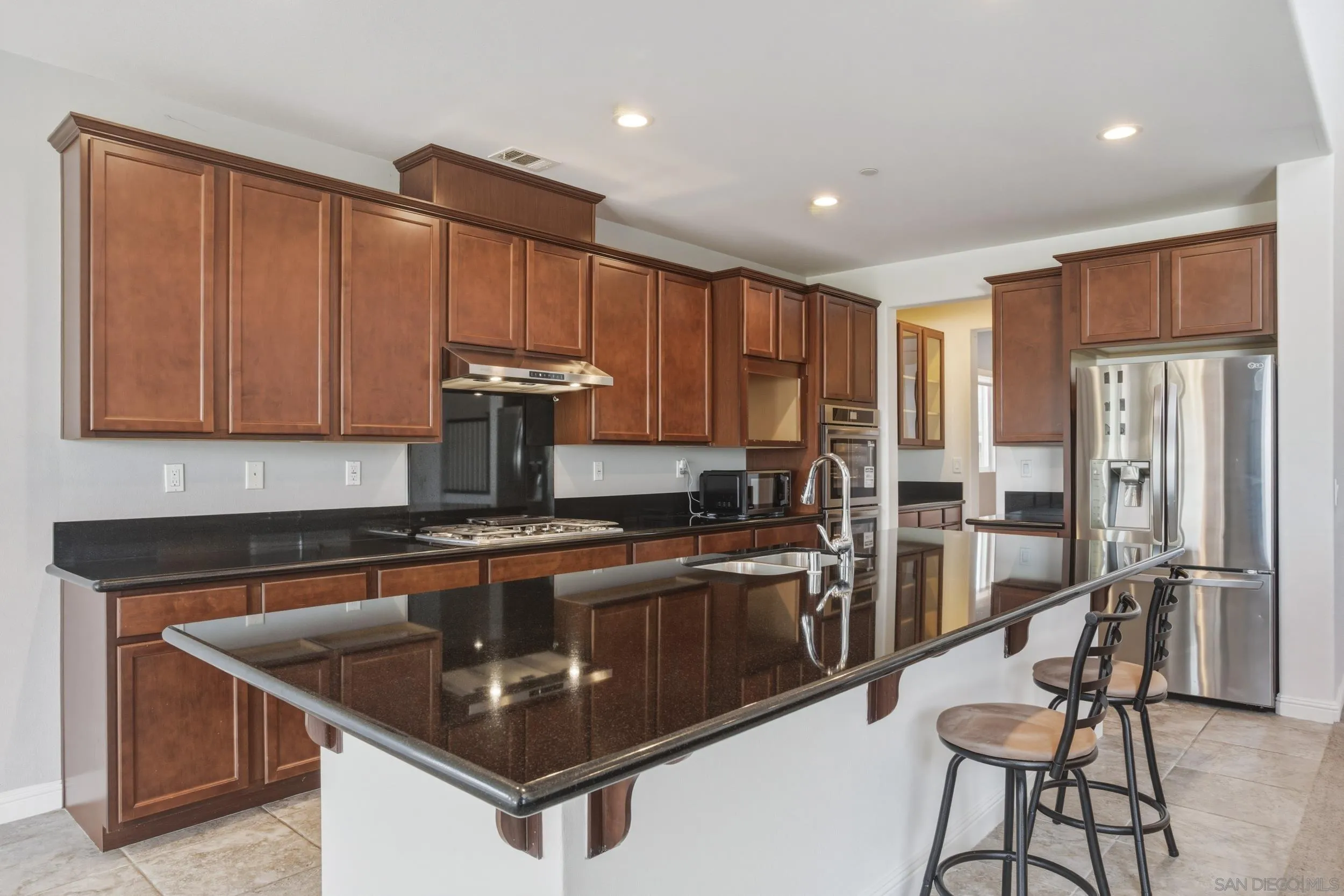 https://cdn.realtyfeed.com/cdn/127/260011899/984e45326f04c2ead45ff032036ed803.webp