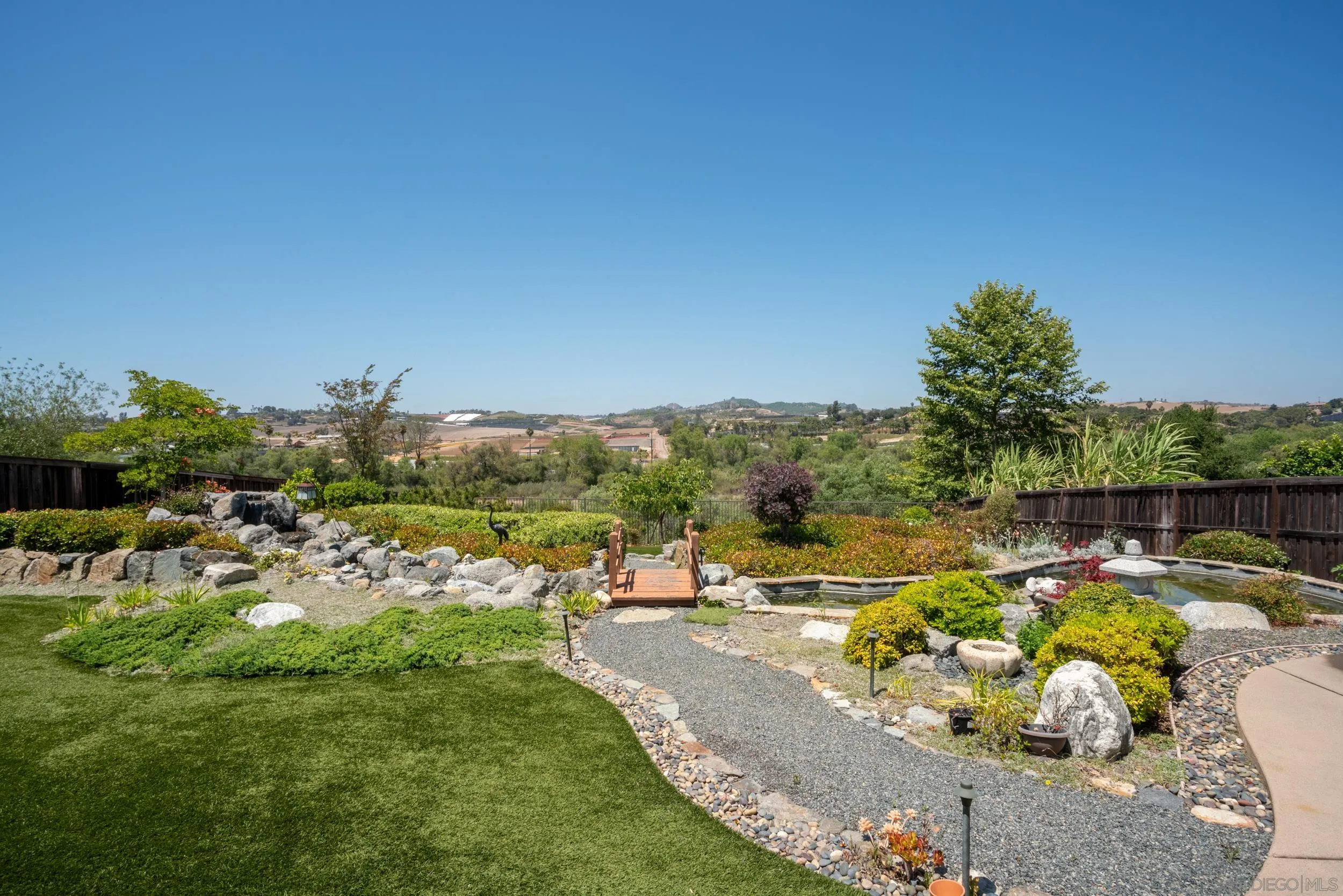 https://cdn.realtyfeed.com/cdn/127/260011899/9a4f52aeefd95f12a9b16142582ce077.webp