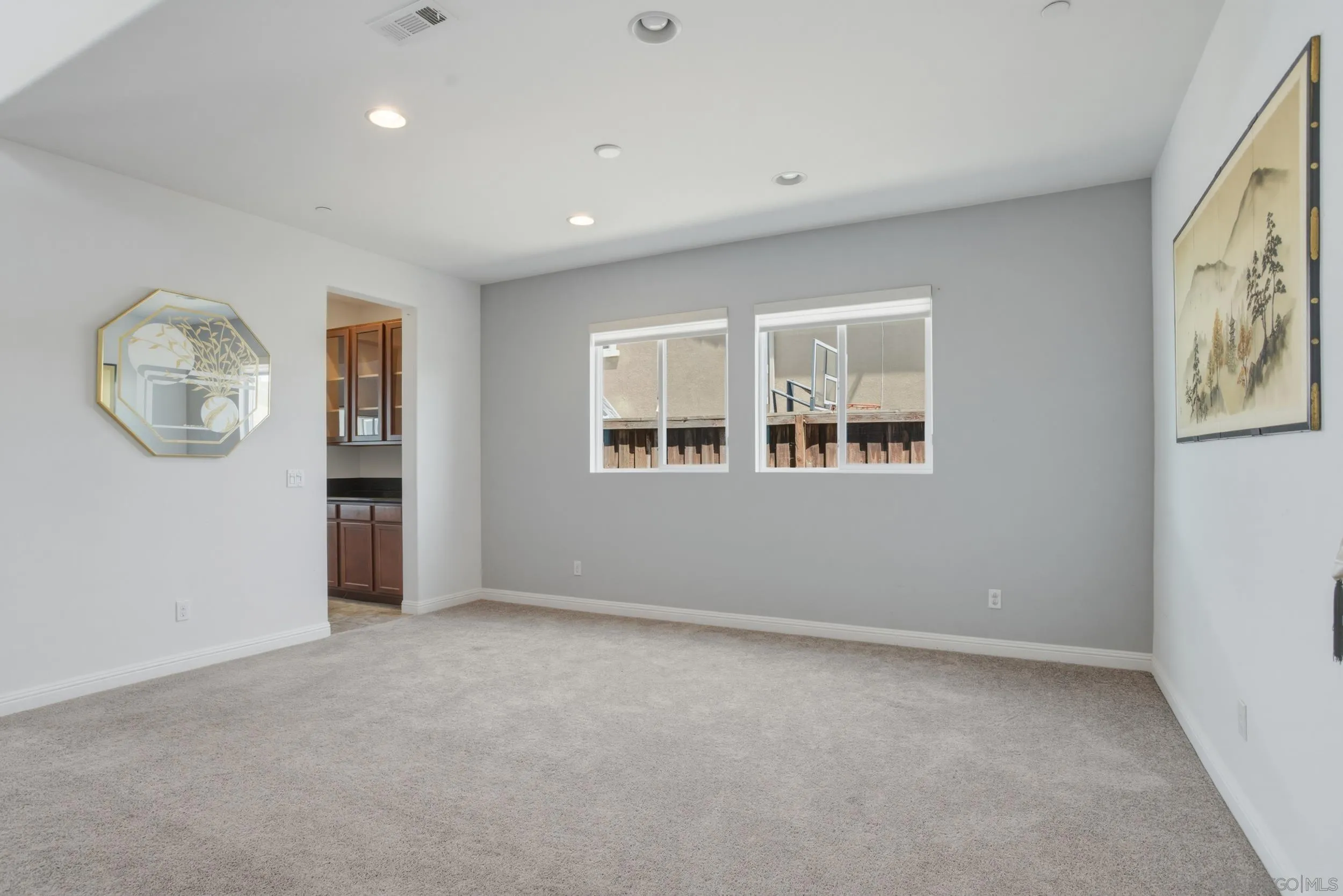 https://cdn.realtyfeed.com/cdn/127/260011899/bcc5232bcce4fd8ce77ee8684c441c50.webp