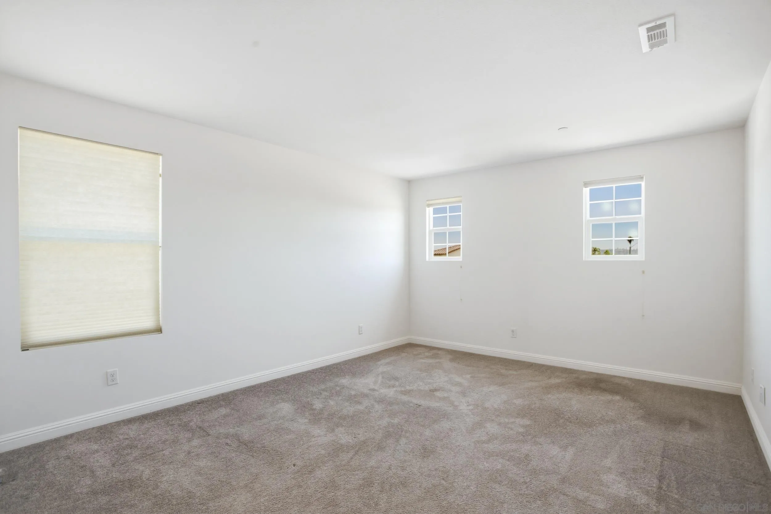 https://cdn.realtyfeed.com/cdn/127/260011899/c322ad23717e3ed609e95e6398004224.webp