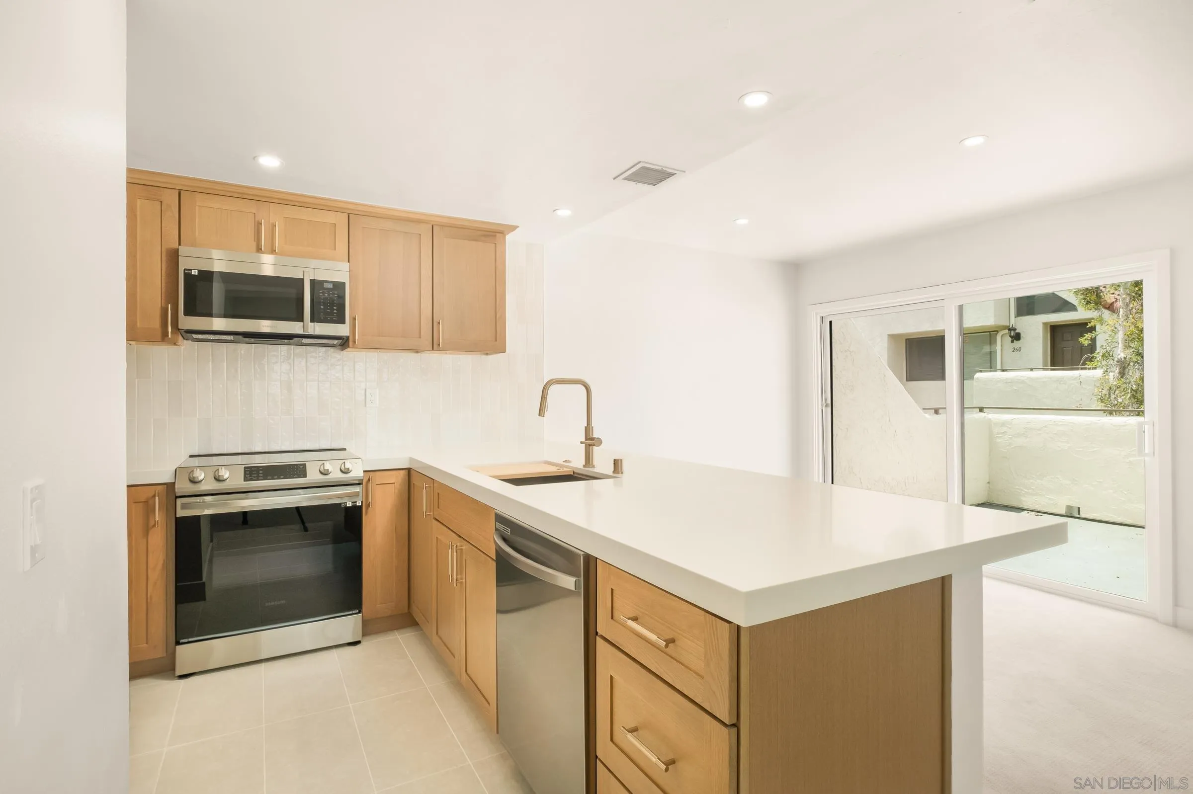 Photo #10: 260011900 Listing: Photo #10