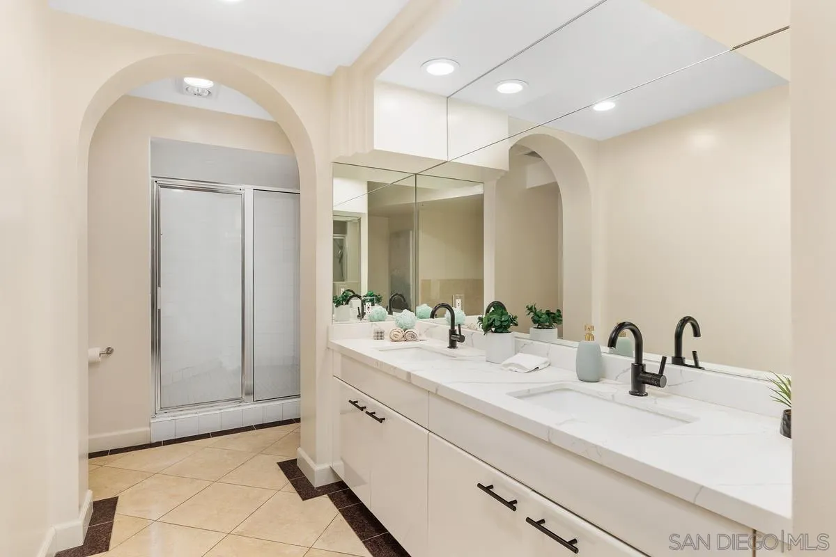 Photo #23: 260011902 Listing: Photo #23