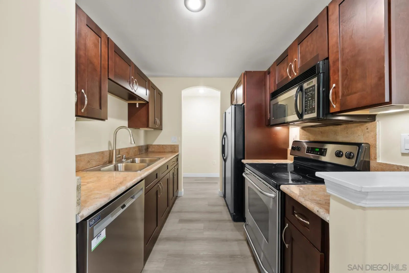 Photo #8: 260011903 Listing: Photo #8