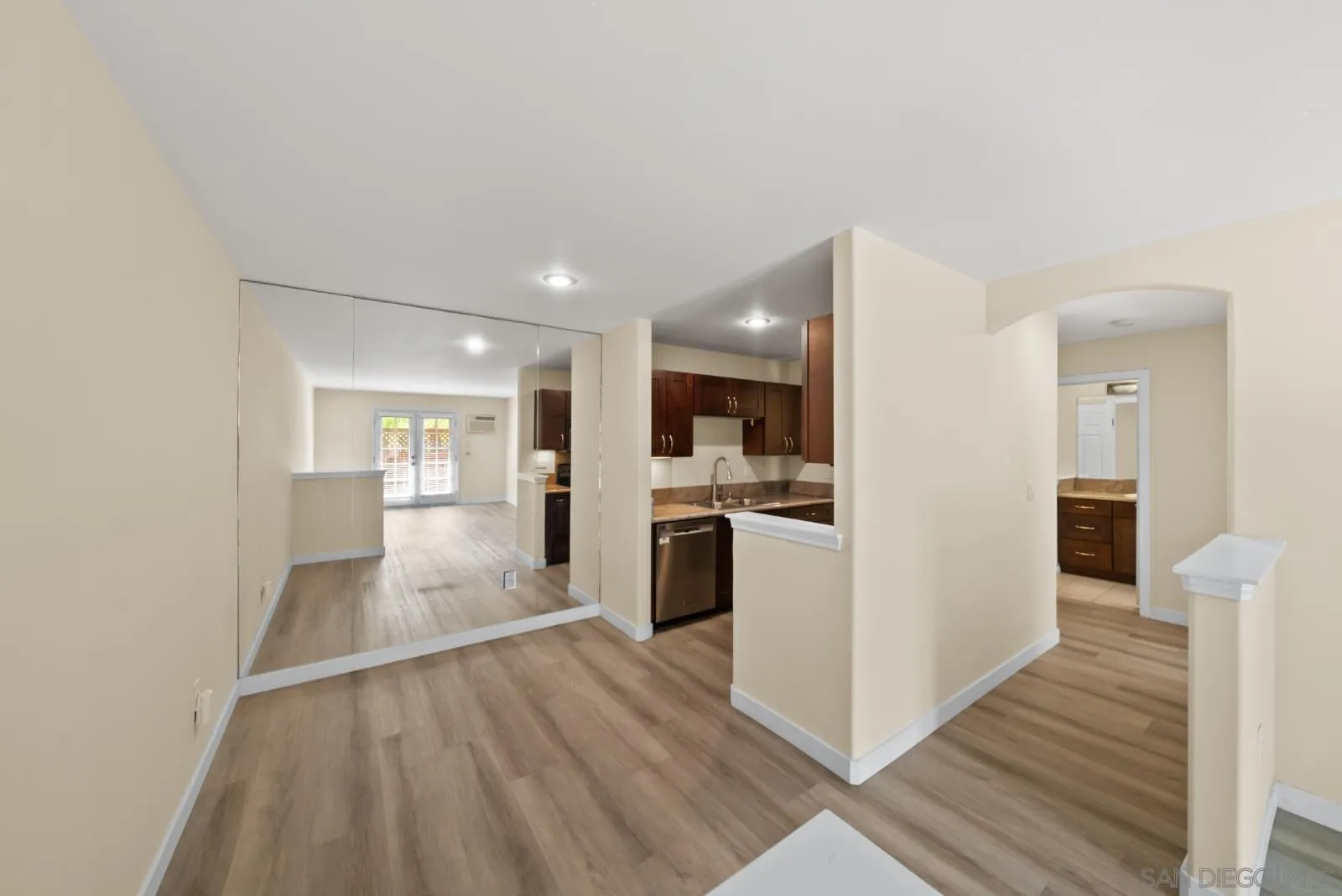 Photo #7: 260011903 Listing: Photo #7