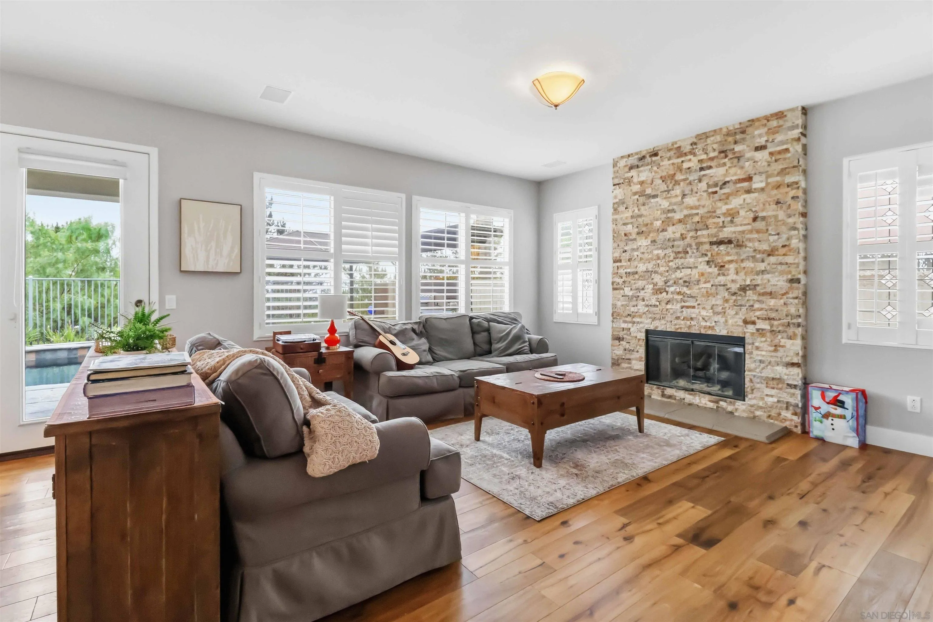 https://cdn.realtyfeed.com/cdn/127/260011907/20b054efc037e4cb4b6afcfc3276bc08.webp