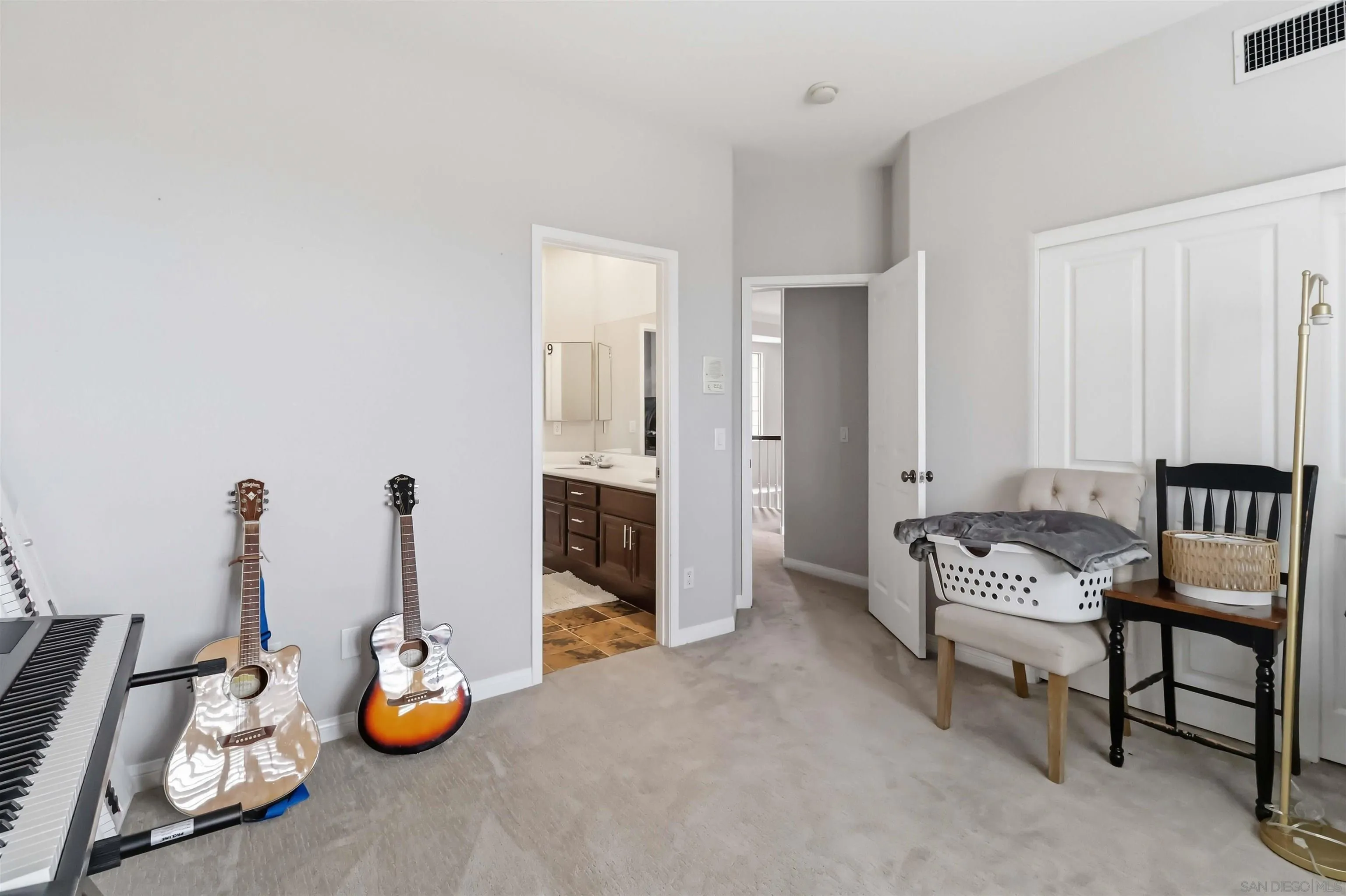https://cdn.realtyfeed.com/cdn/127/260011907/27073cdfd08caaf24aaacee8f8775425.webp