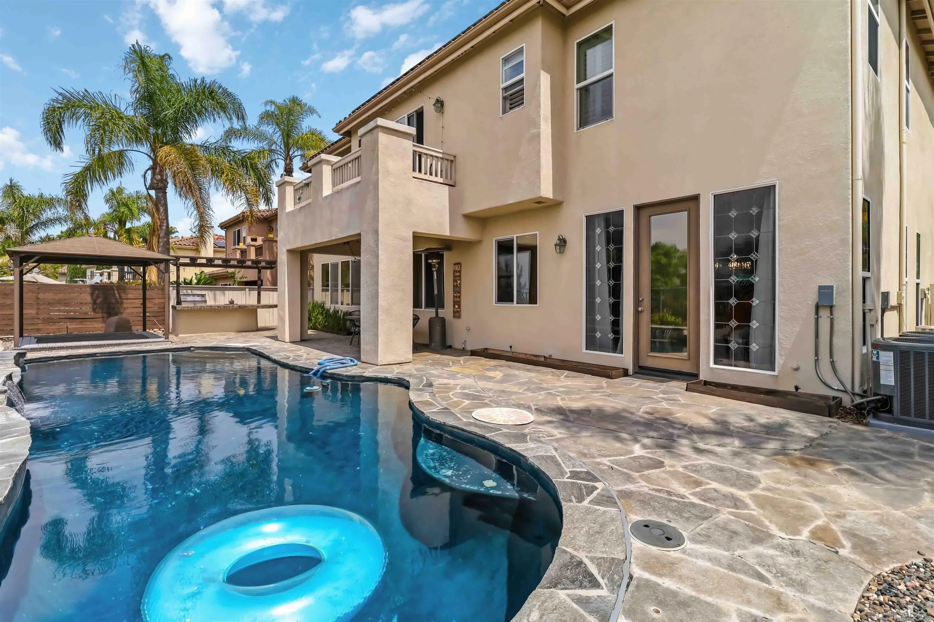 https://cdn.realtyfeed.com/cdn/127/260011907/2e2da4116fb58f4d2b84fa01e71b3df8.webp