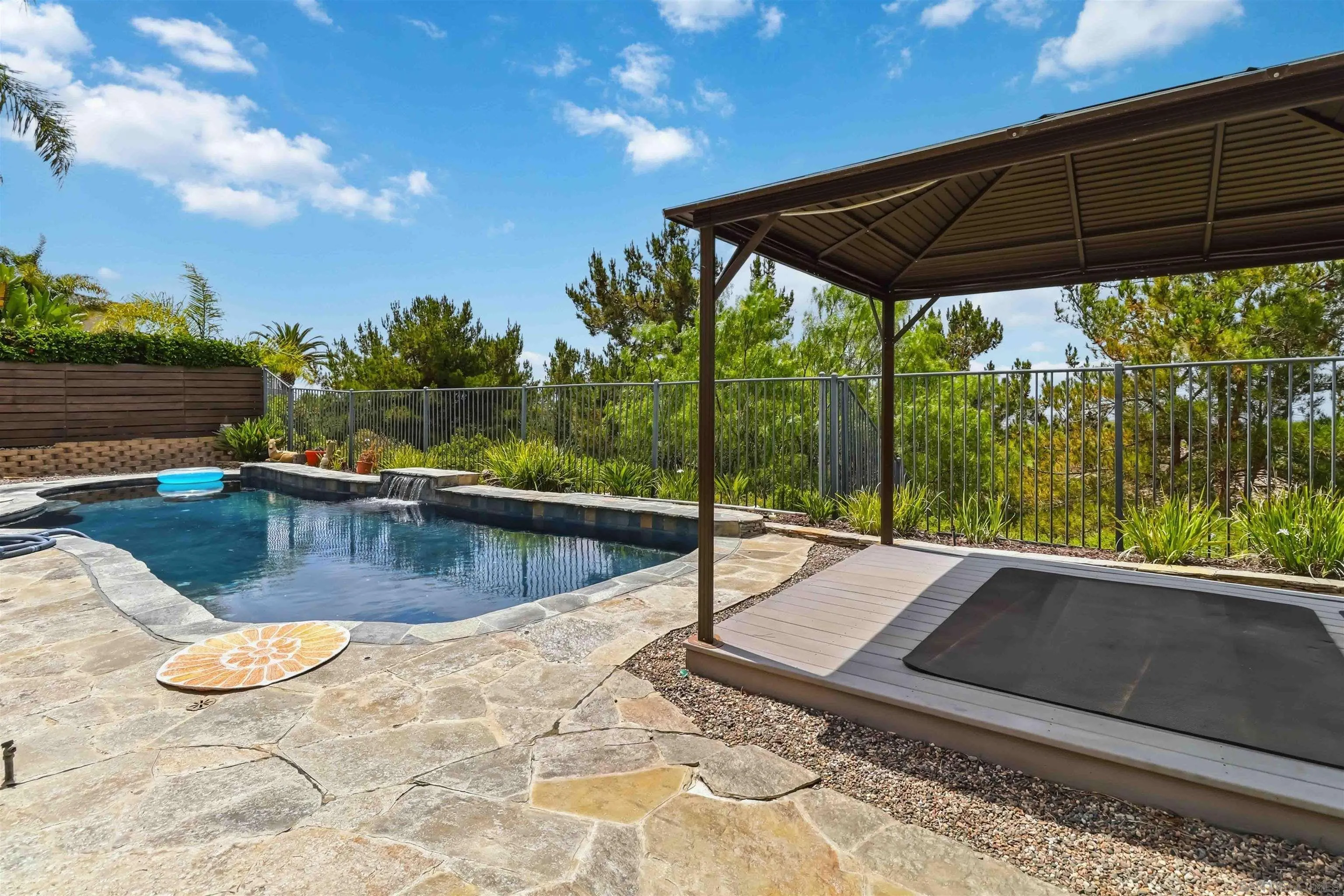 https://cdn.realtyfeed.com/cdn/127/260011907/535b73dcdcfa69690a0fdcc372e53a36.webp