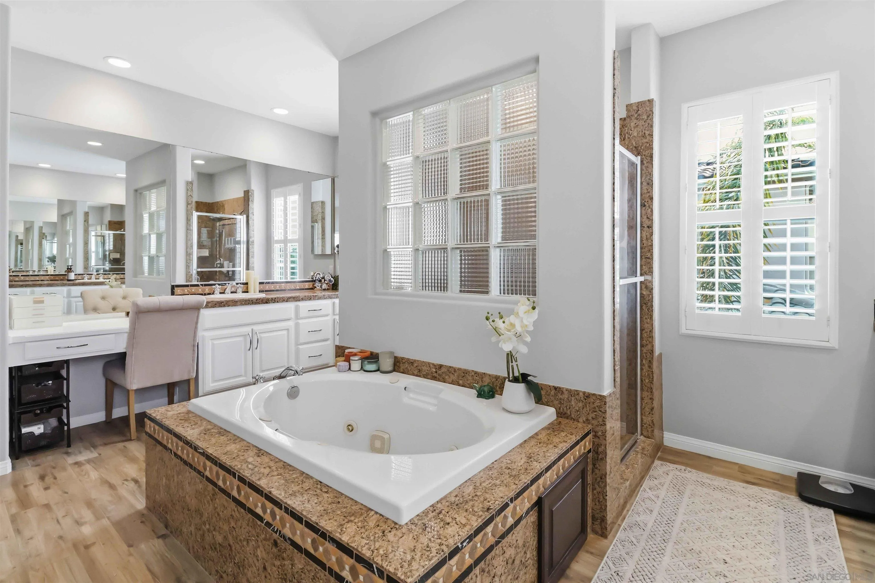 https://cdn.realtyfeed.com/cdn/127/260011907/561dcbe26bdf31b8e74d94338dc931ef.webp
