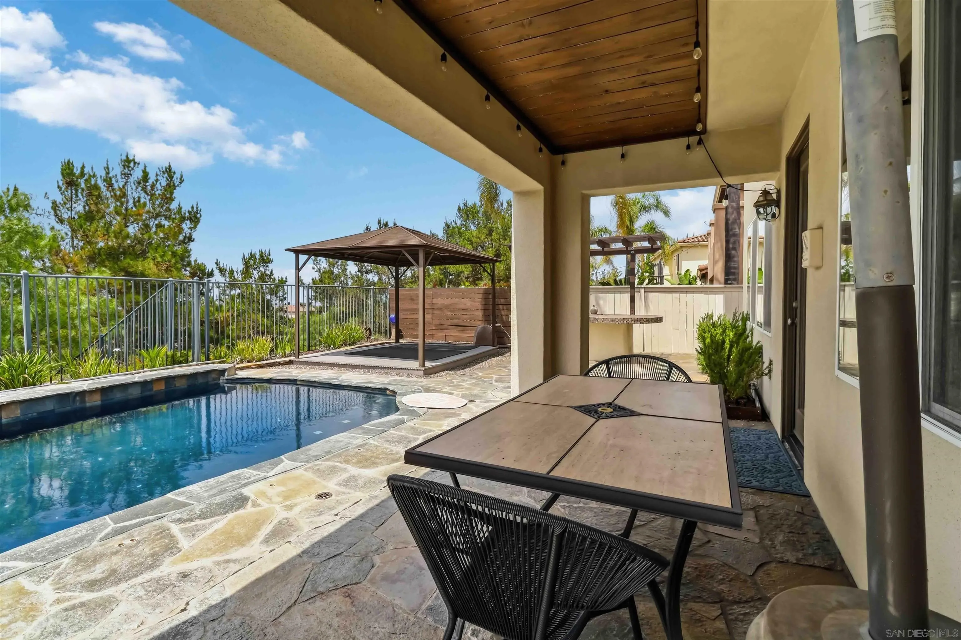 https://cdn.realtyfeed.com/cdn/127/260011907/6a36ce74f6cf4fd94d728d558a598b86.webp