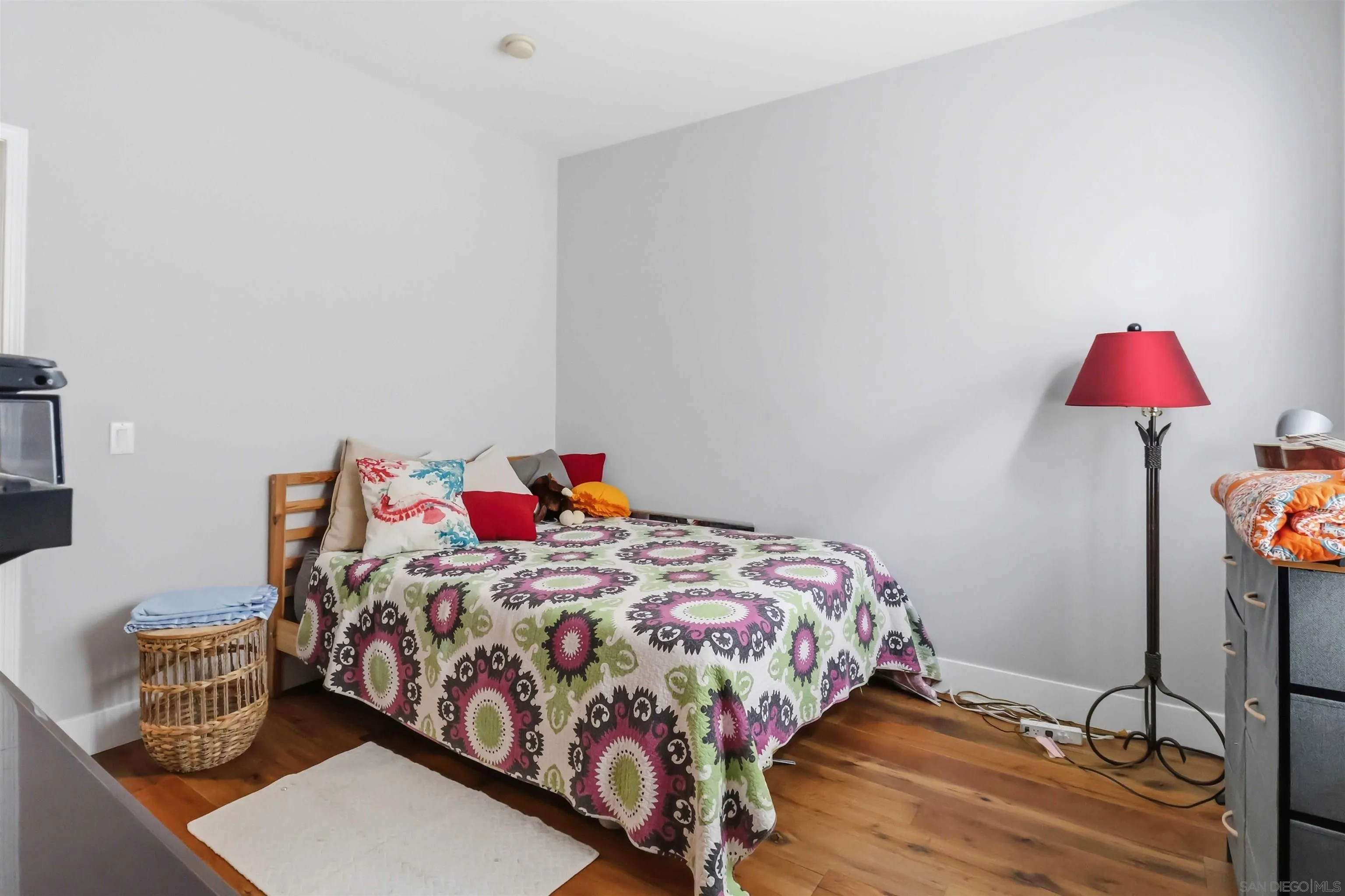 https://cdn.realtyfeed.com/cdn/127/260011907/e4eeb2ba3e0621f2d4055acbee74f835.webp