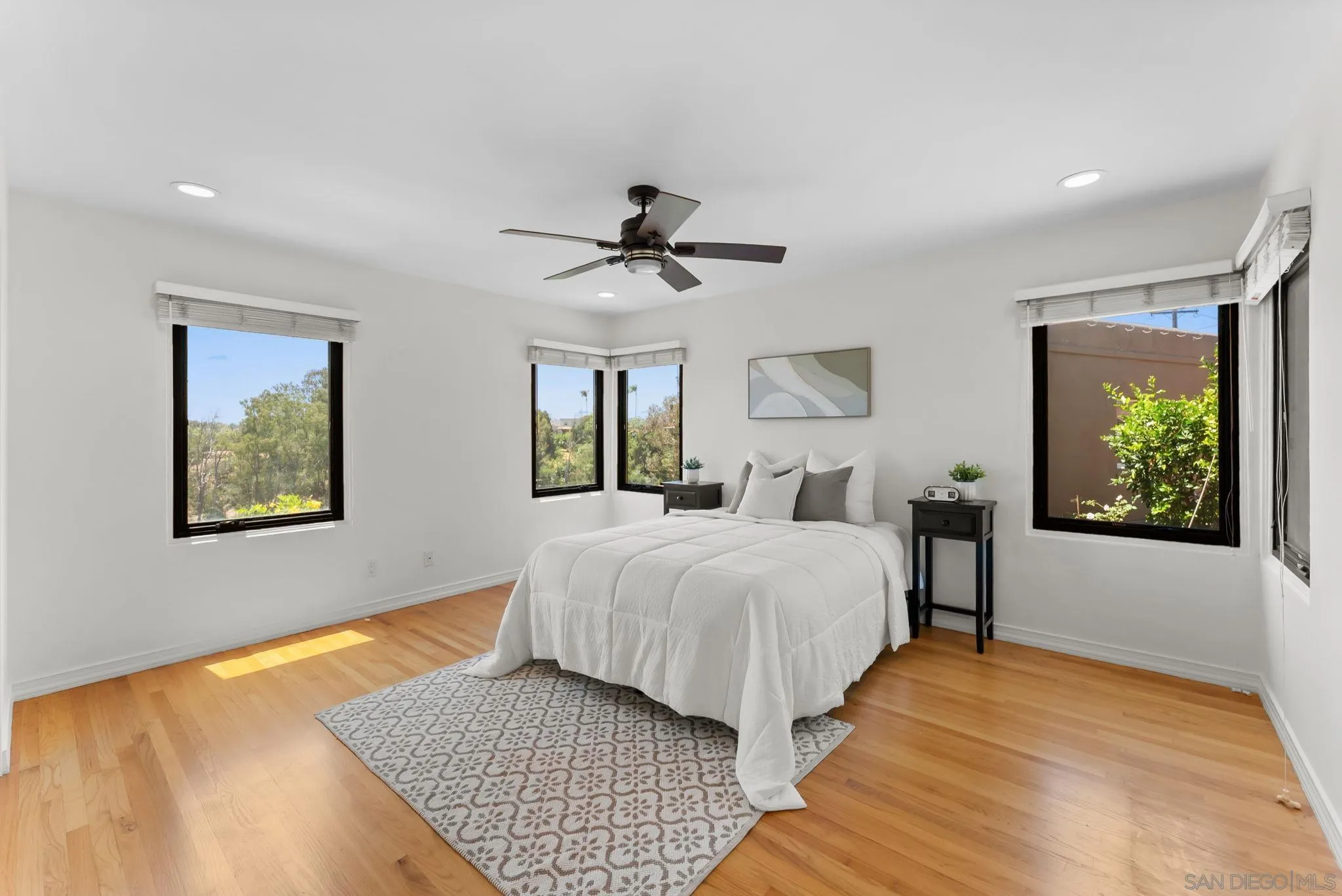 https://cdn.realtyfeed.com/cdn/127/260011908/6550cf190fff6463e0c6c245a74de26b.webp