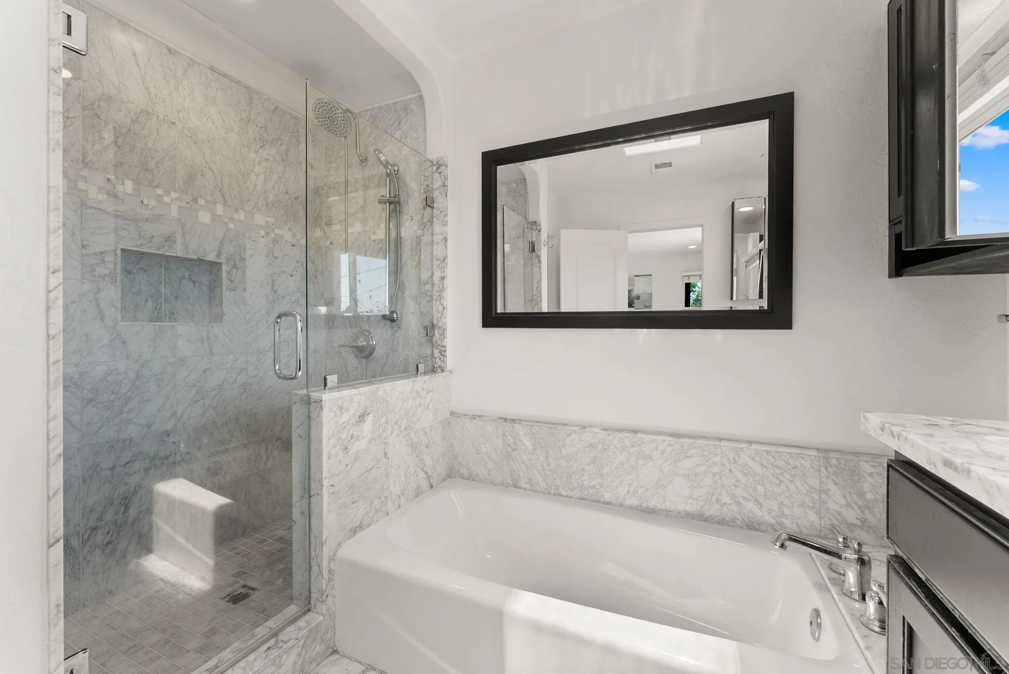 https://cdn.realtyfeed.com/cdn/127/260011908/8a16dbd137c21620a8d03a142900d5ea.webp