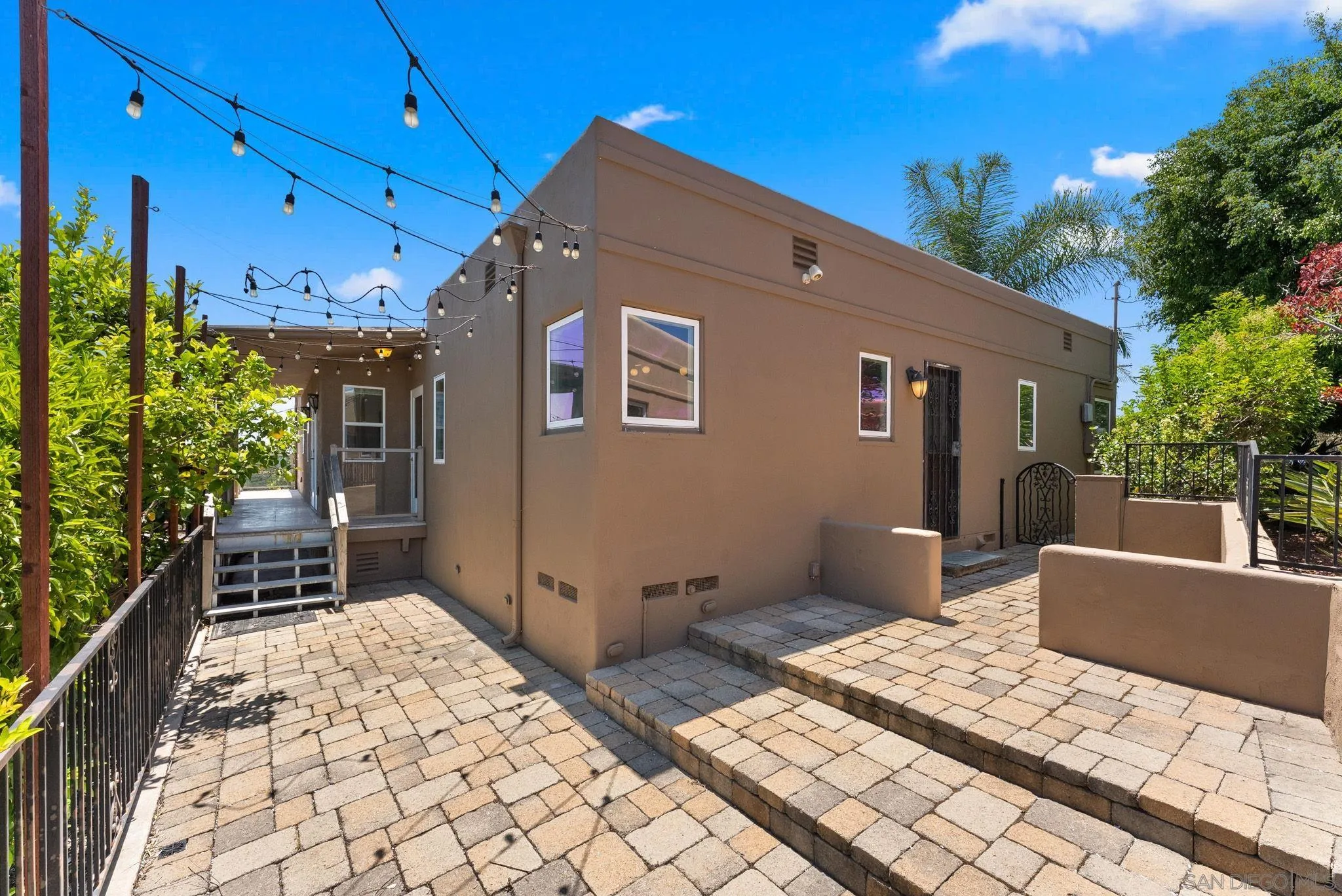 https://cdn.realtyfeed.com/cdn/127/260011908/d8f3d4fef51a66b0953121ec3dae5839.webp