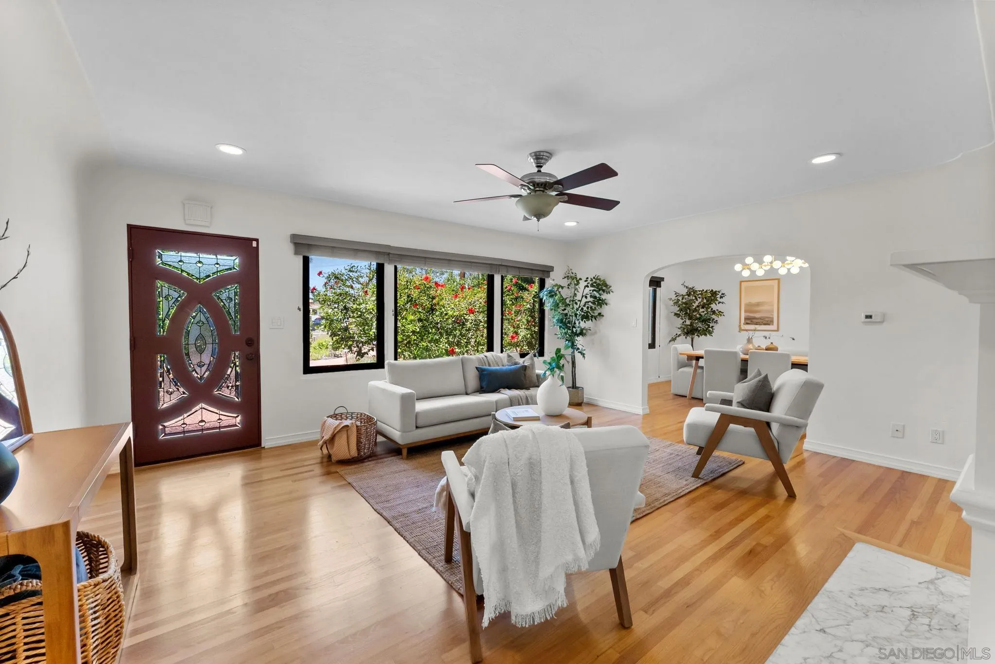 https://cdn.realtyfeed.com/cdn/127/260011908/f6b5b320bef7440fd8c8f91b69523b1d.webp